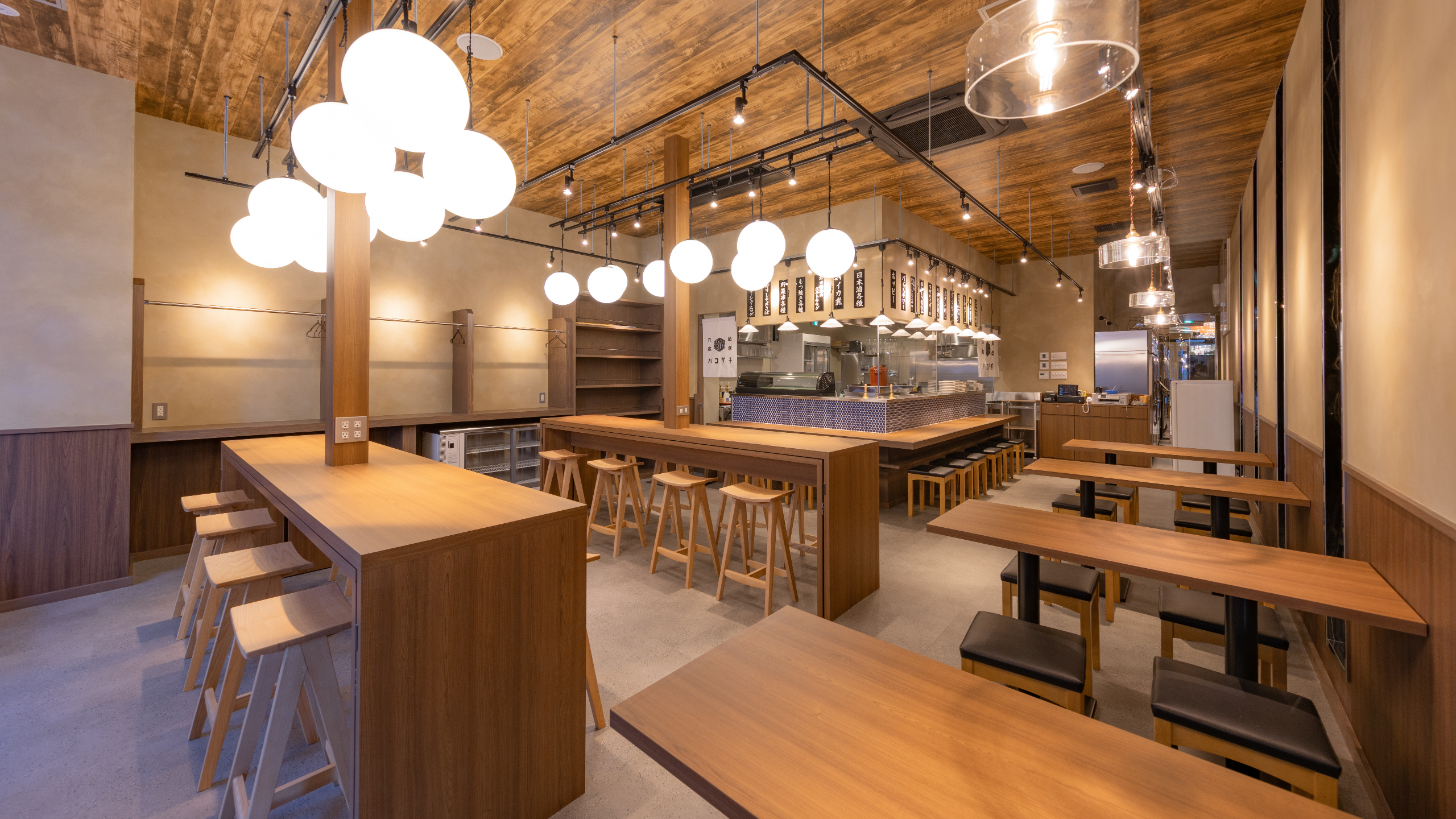 1階テナントレストラン「酒場ハコザキ盛岡駅前店」