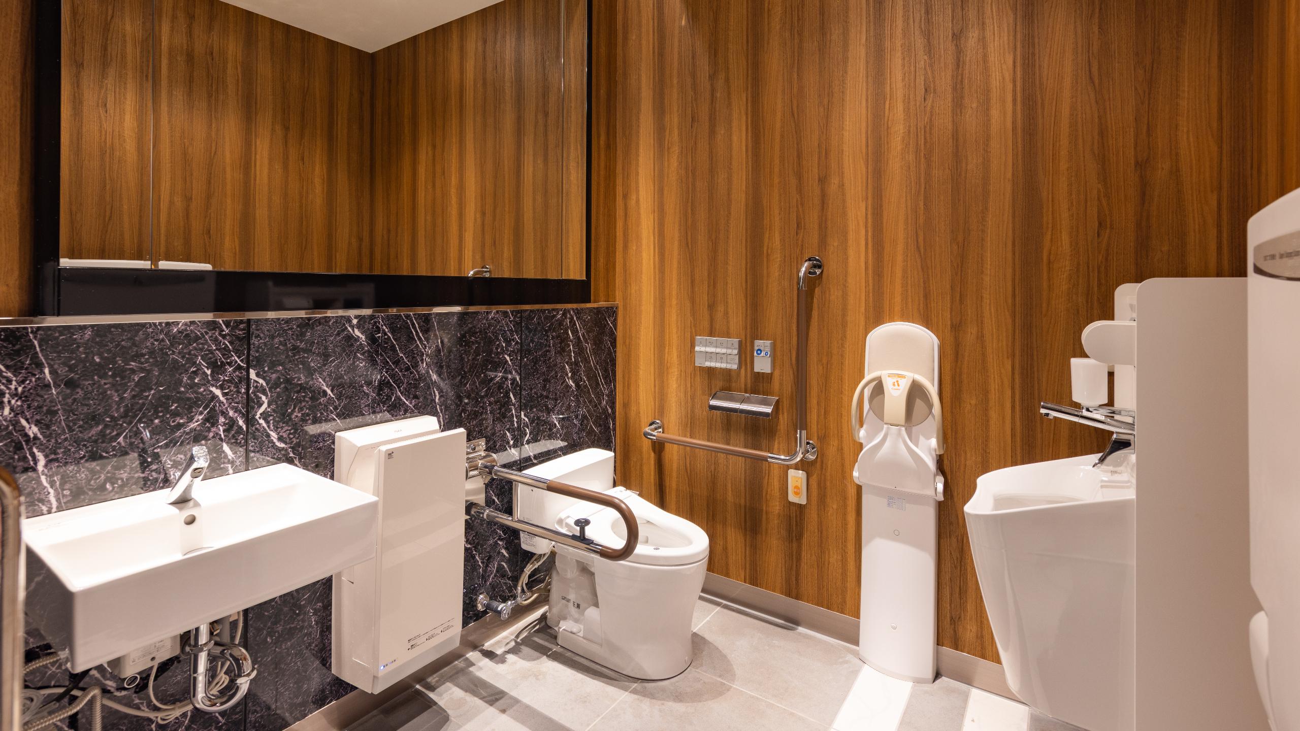 ■1階共用トイレ■