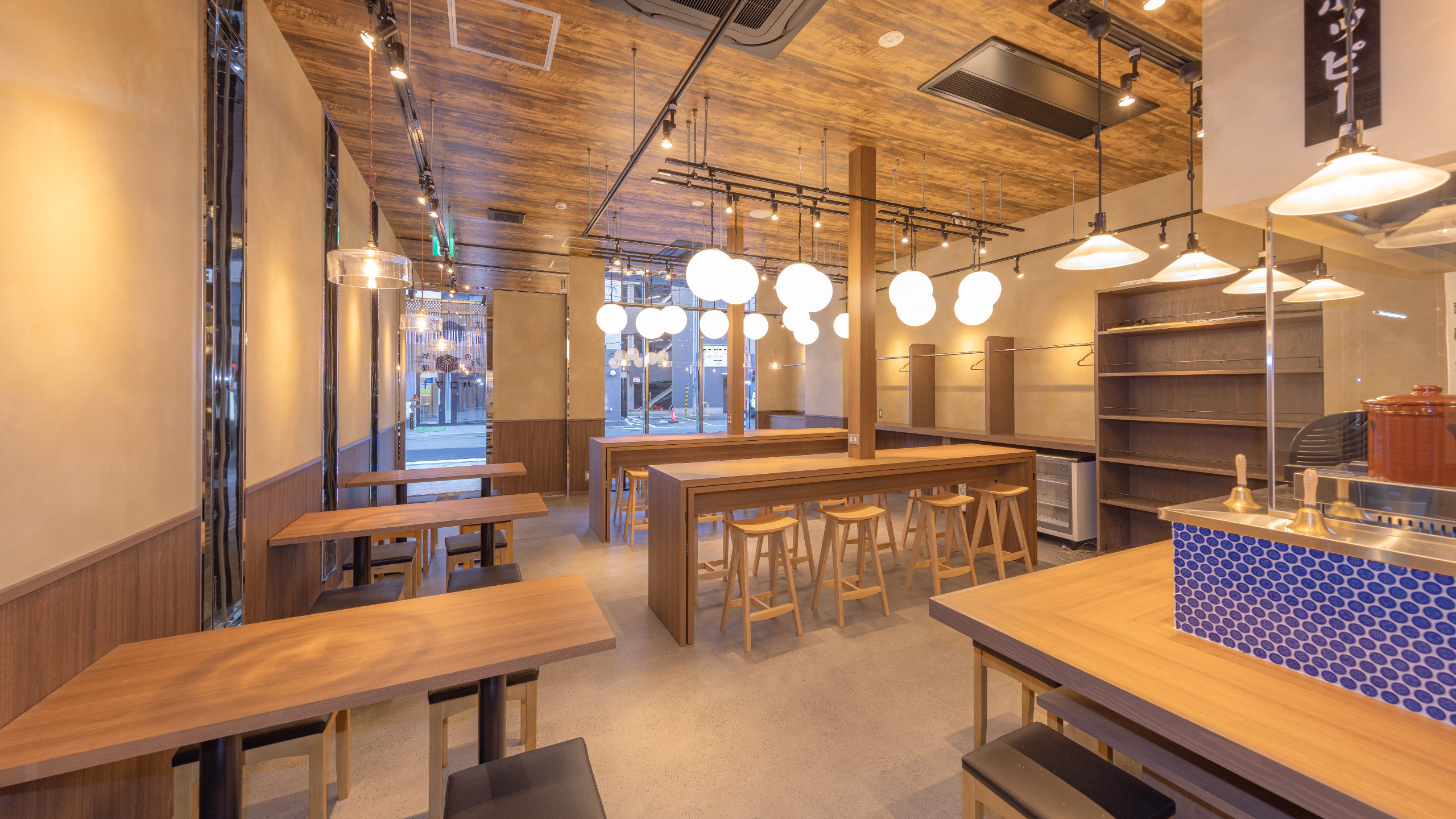 1階テナントレストラン「酒場ハコザキ盛岡駅前店」