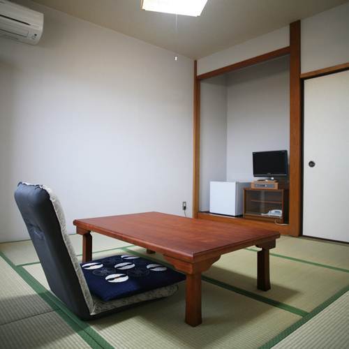 【日式房间♪】深受回头客欢迎的房间。请使用2楼的浴室。