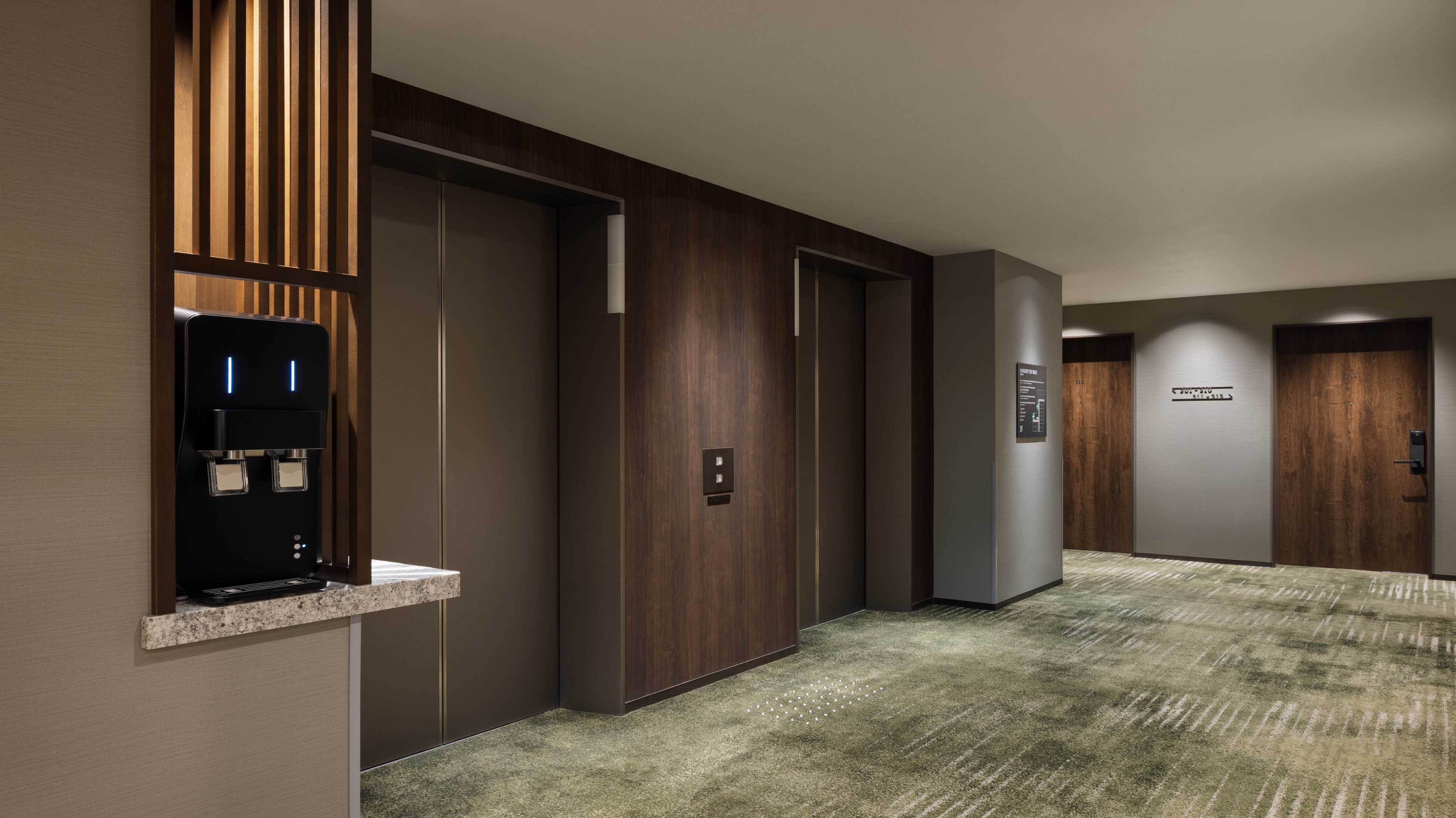 エレベーターホール