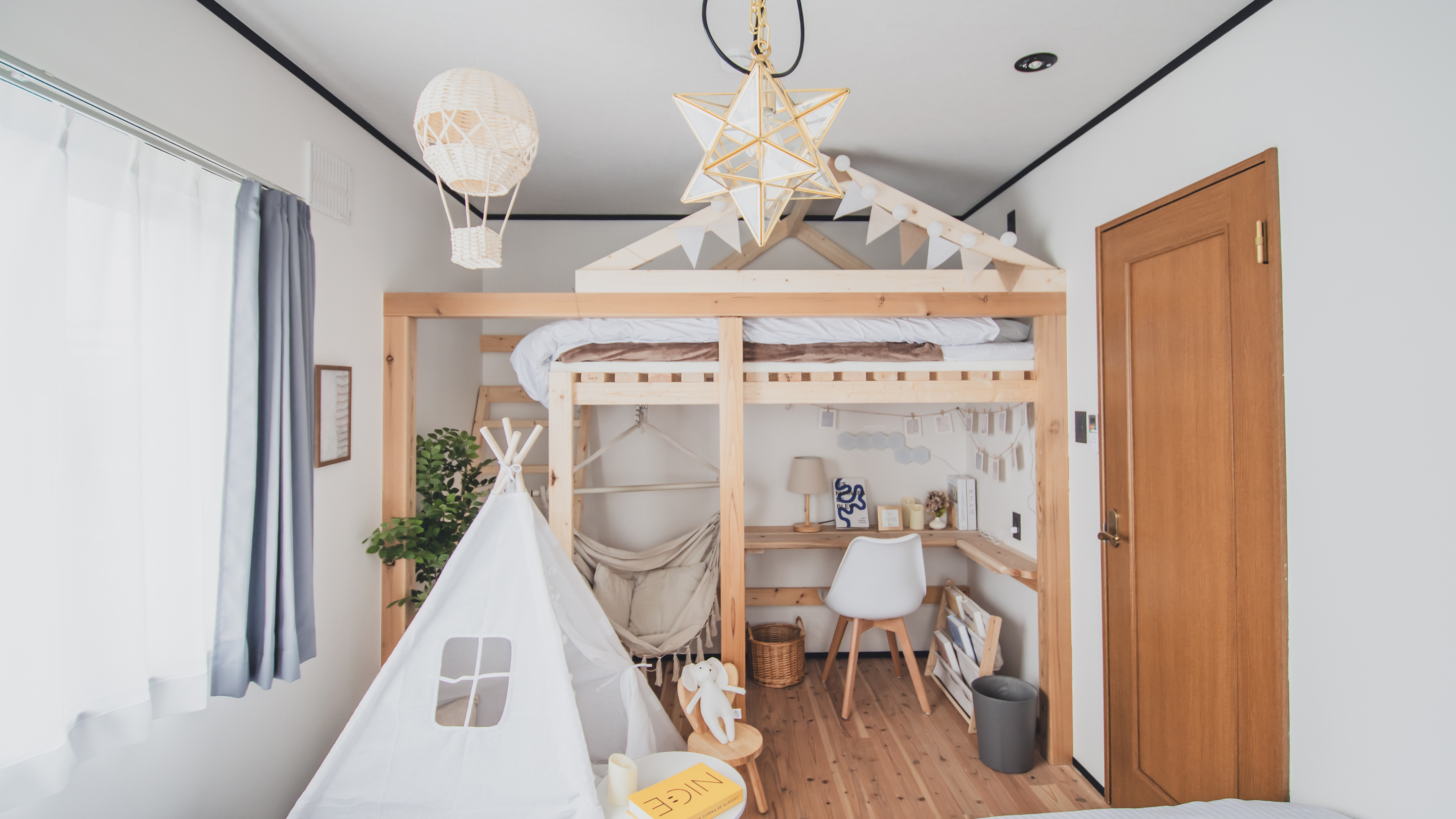 子供用寝室部屋