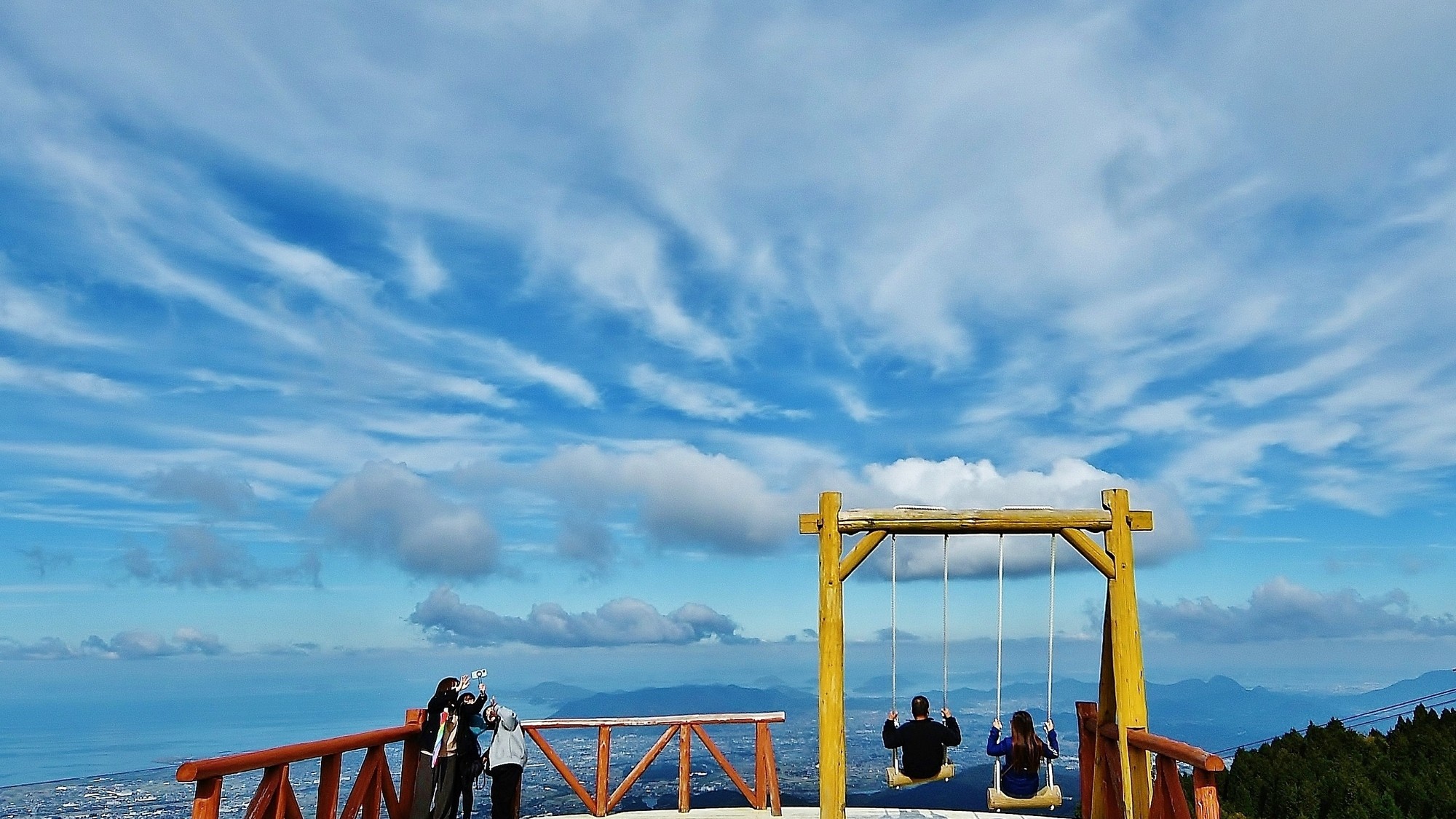 雲辺寺山頂公園天空のぶらんこ