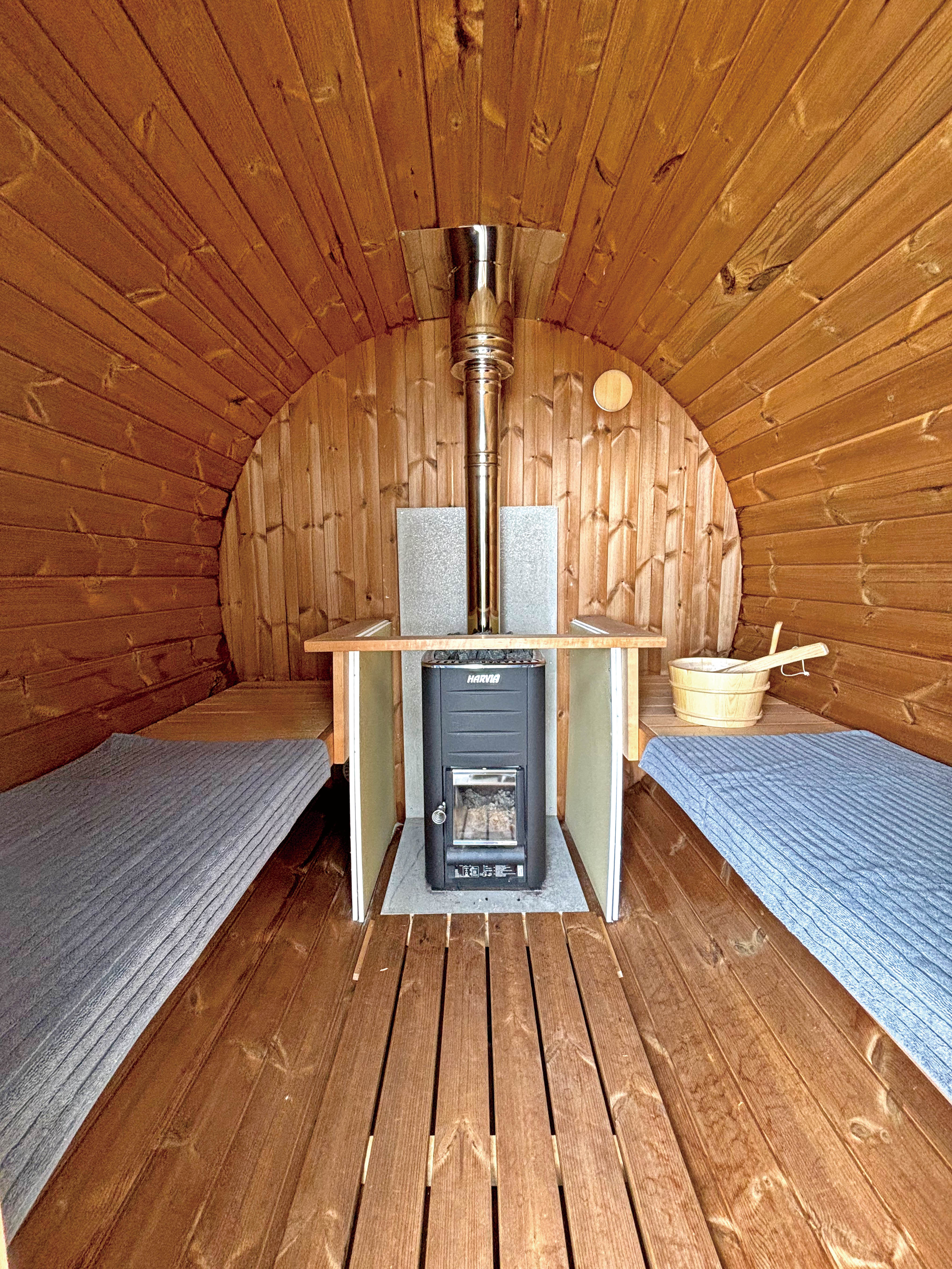 バレルサウナ内