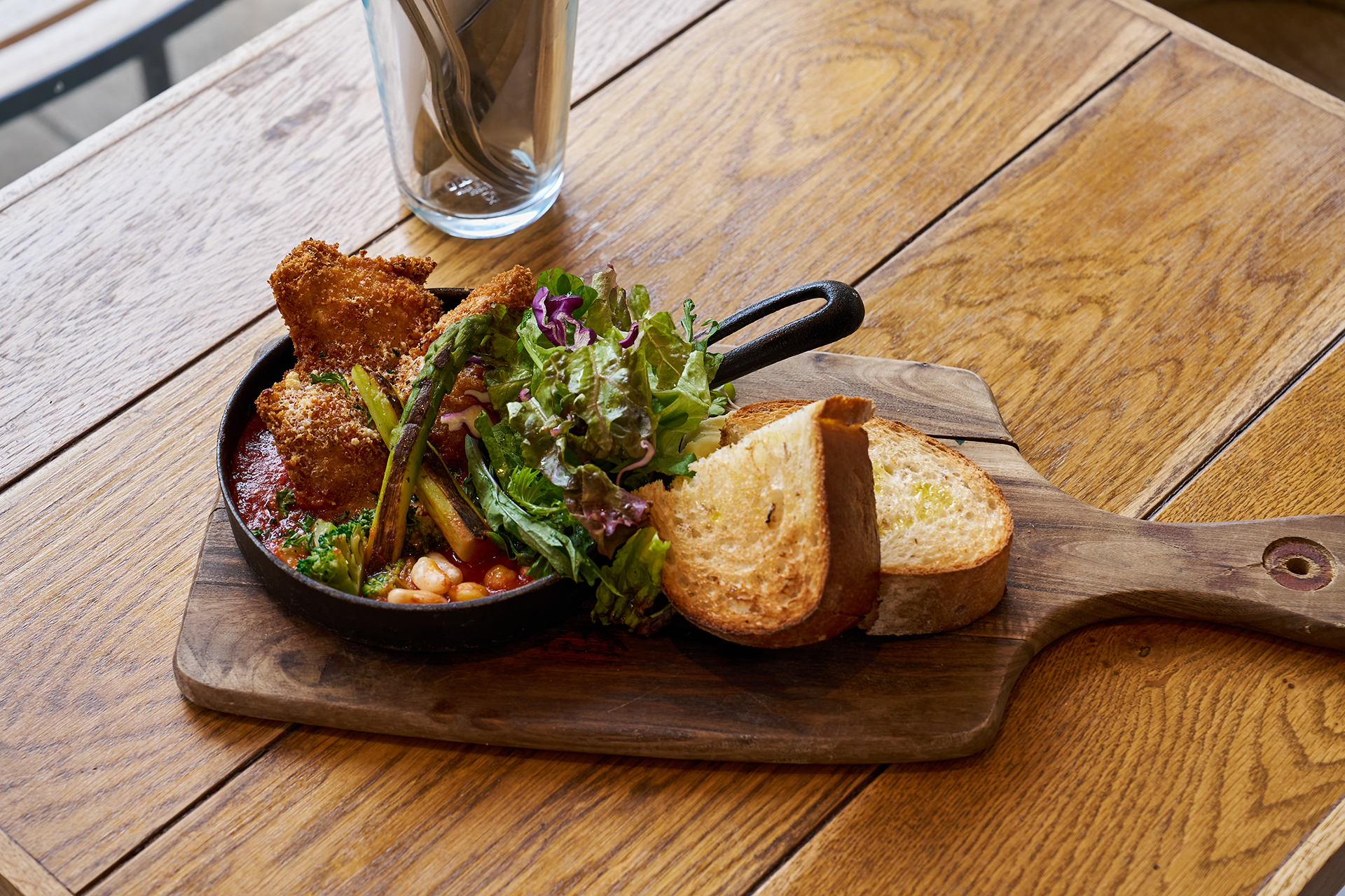 自家製トマトソース美味鳥のパルメザンチキン