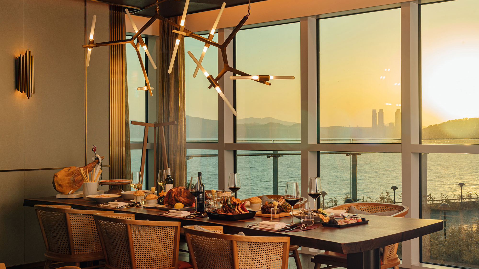 レストラン 「ザ・ビュー」