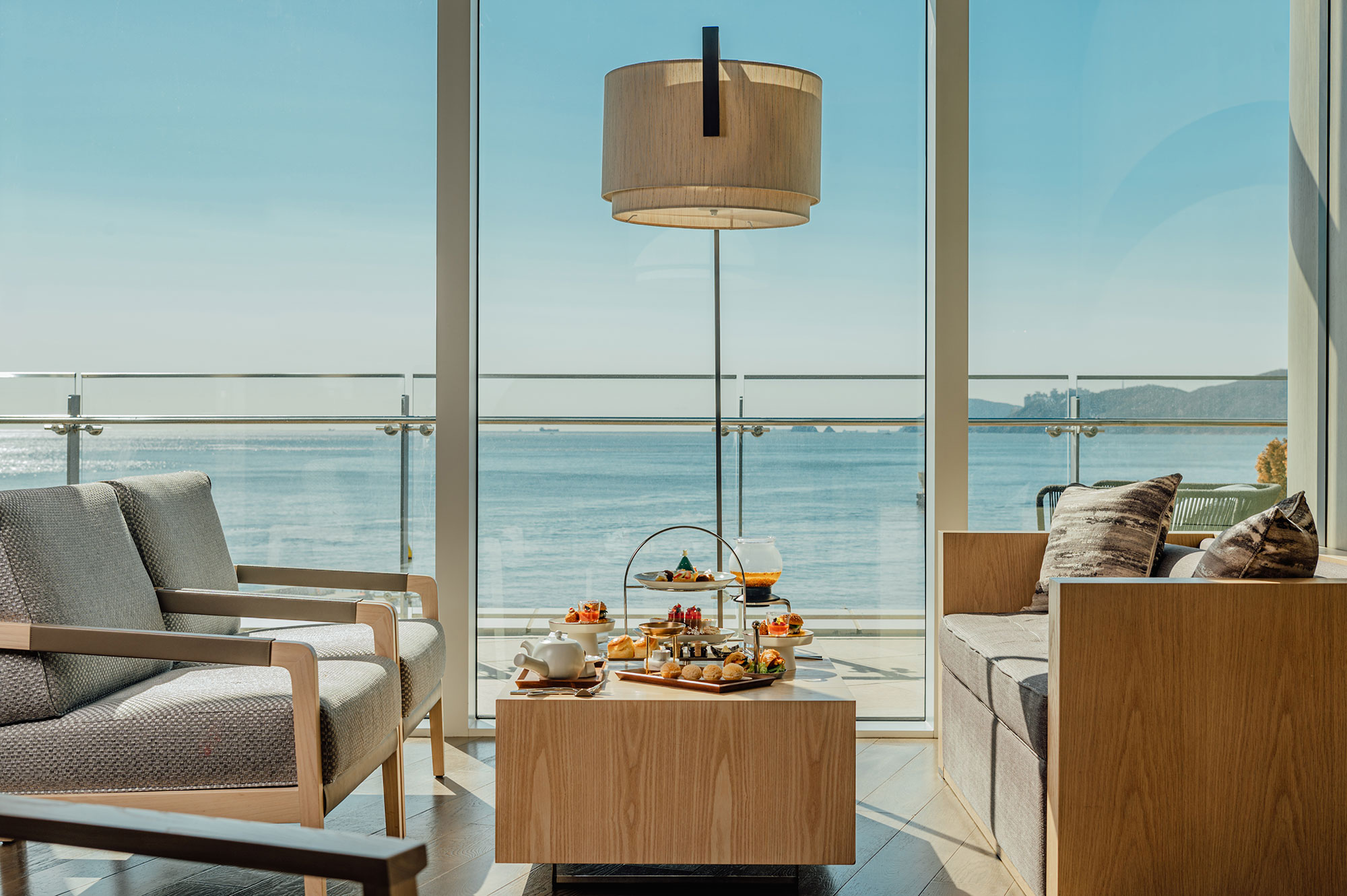 ラウンジ＆バー 「ザ・ラウンジ」