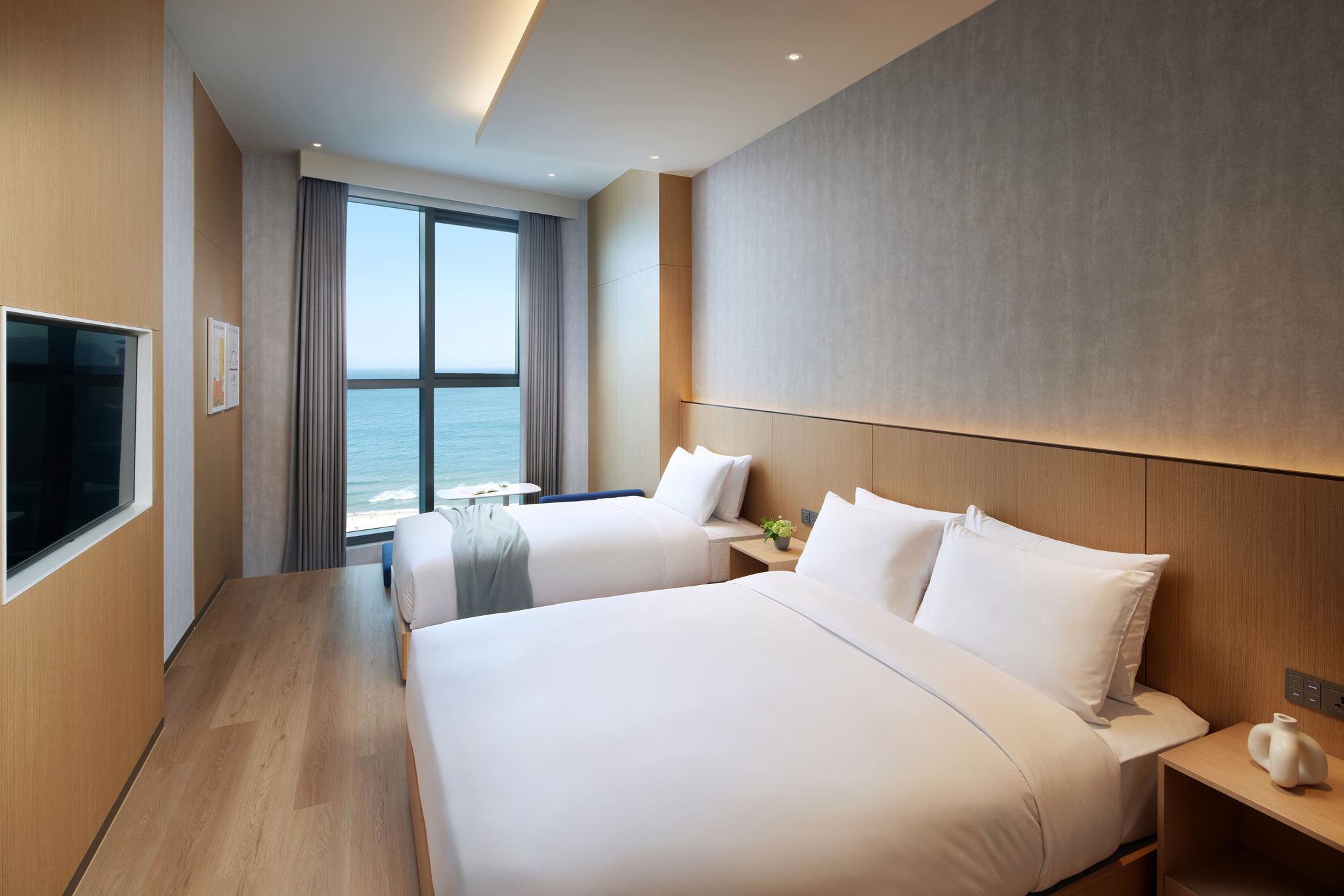 Superior Family Twin Side Ocean View (10F~19F)