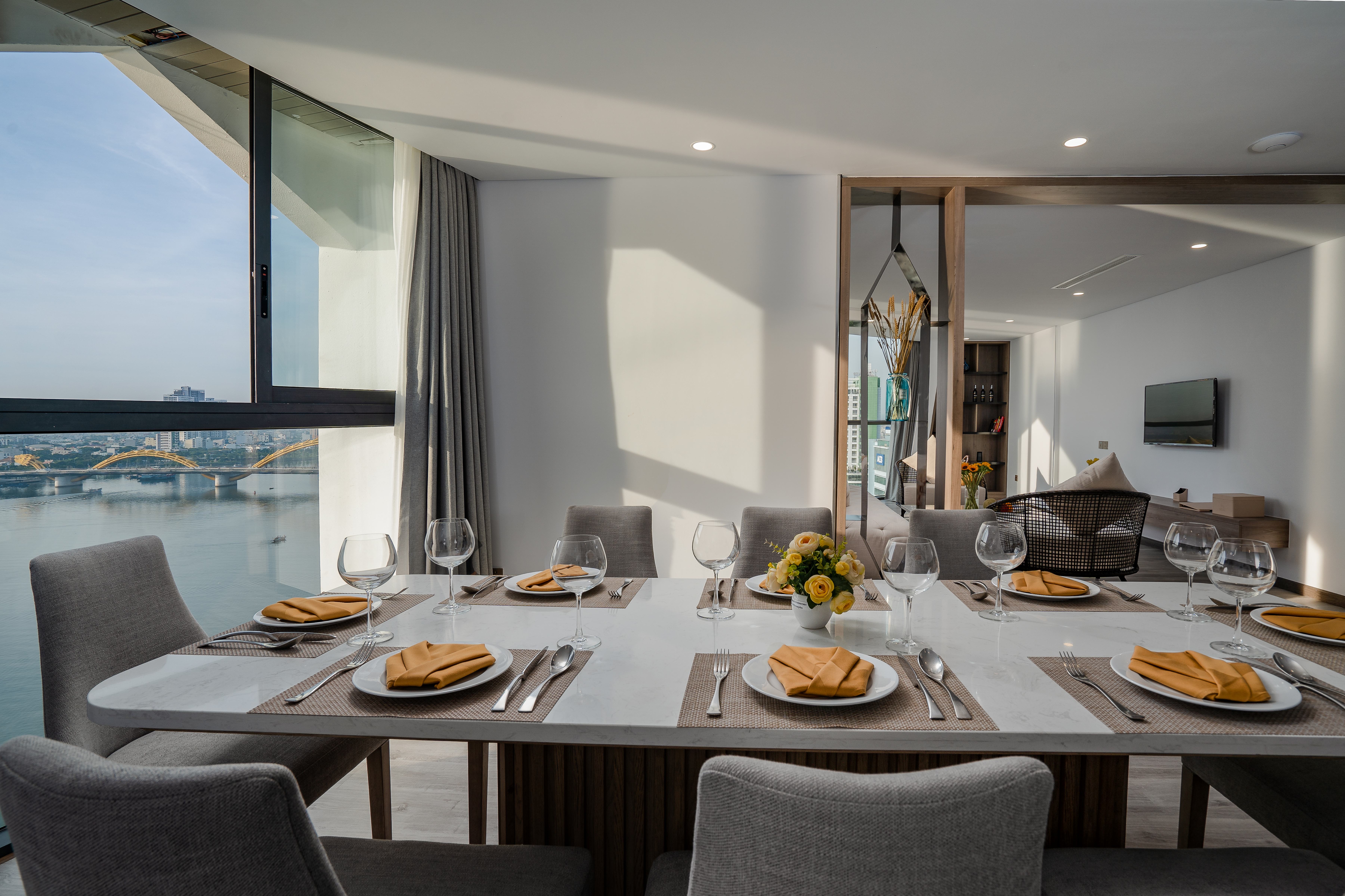 Two Bedroom Riverview Apartment with Kitchen