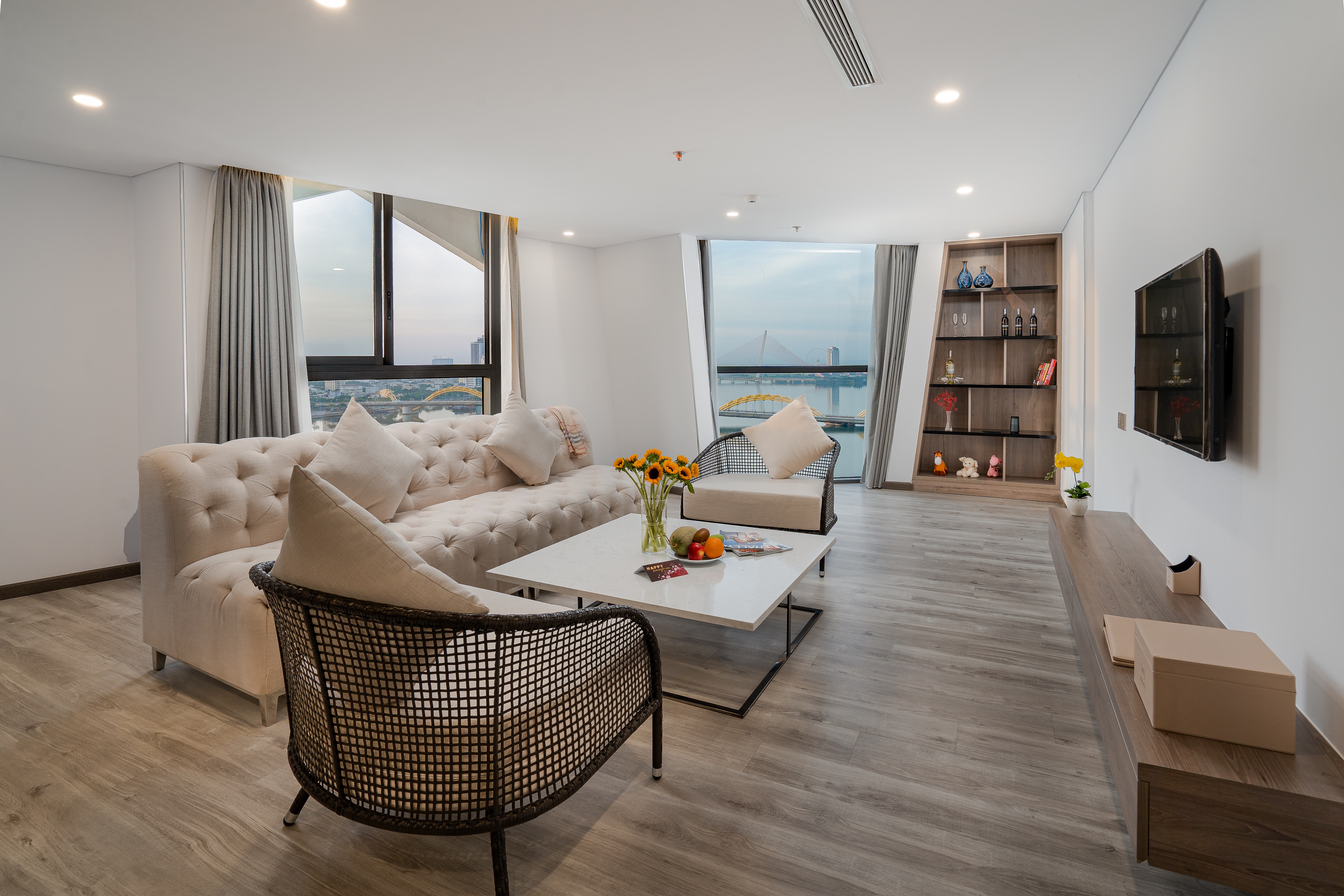 Two Bedroom Riverview Apartment with Kitchen