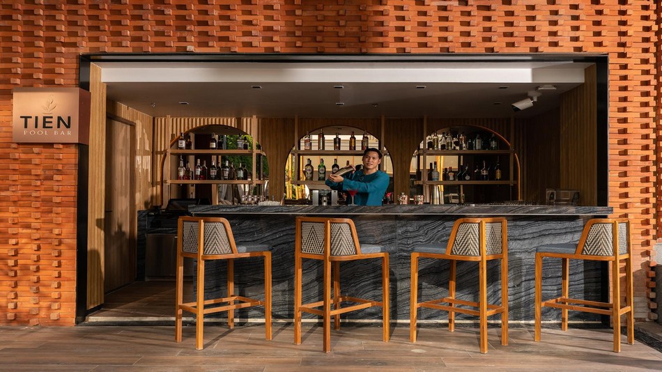 「Tien」プールバー