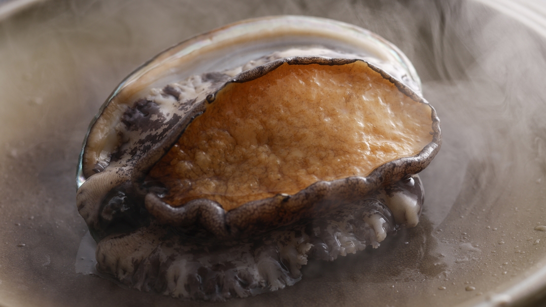 【冬・琴引GUPカニフル】カニ卸直営宿のズワイガニフルに選べる1品（牛 or 鮑）＜1人約2杯使用＞