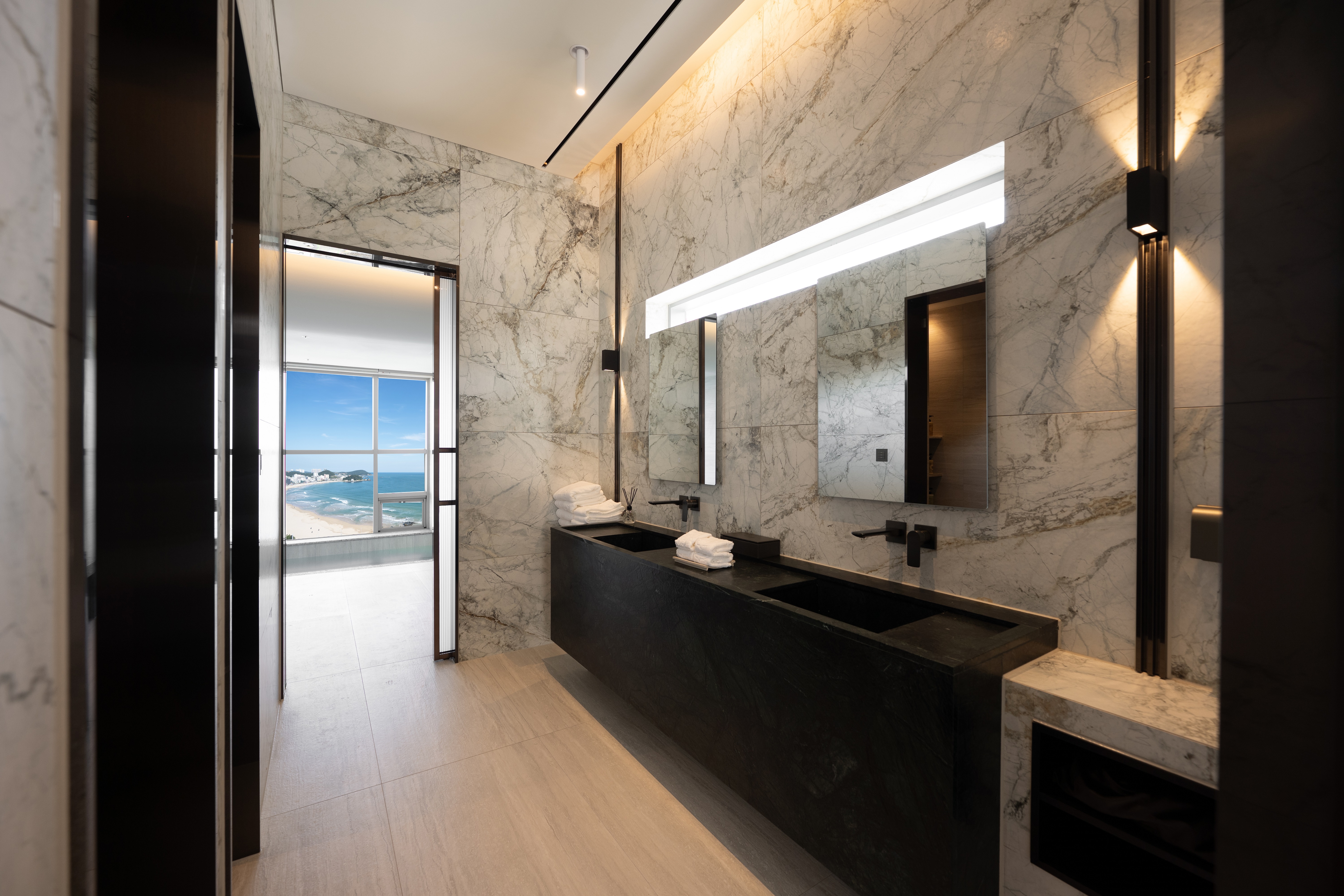 OCEAN PREMIUM SUITE POOL