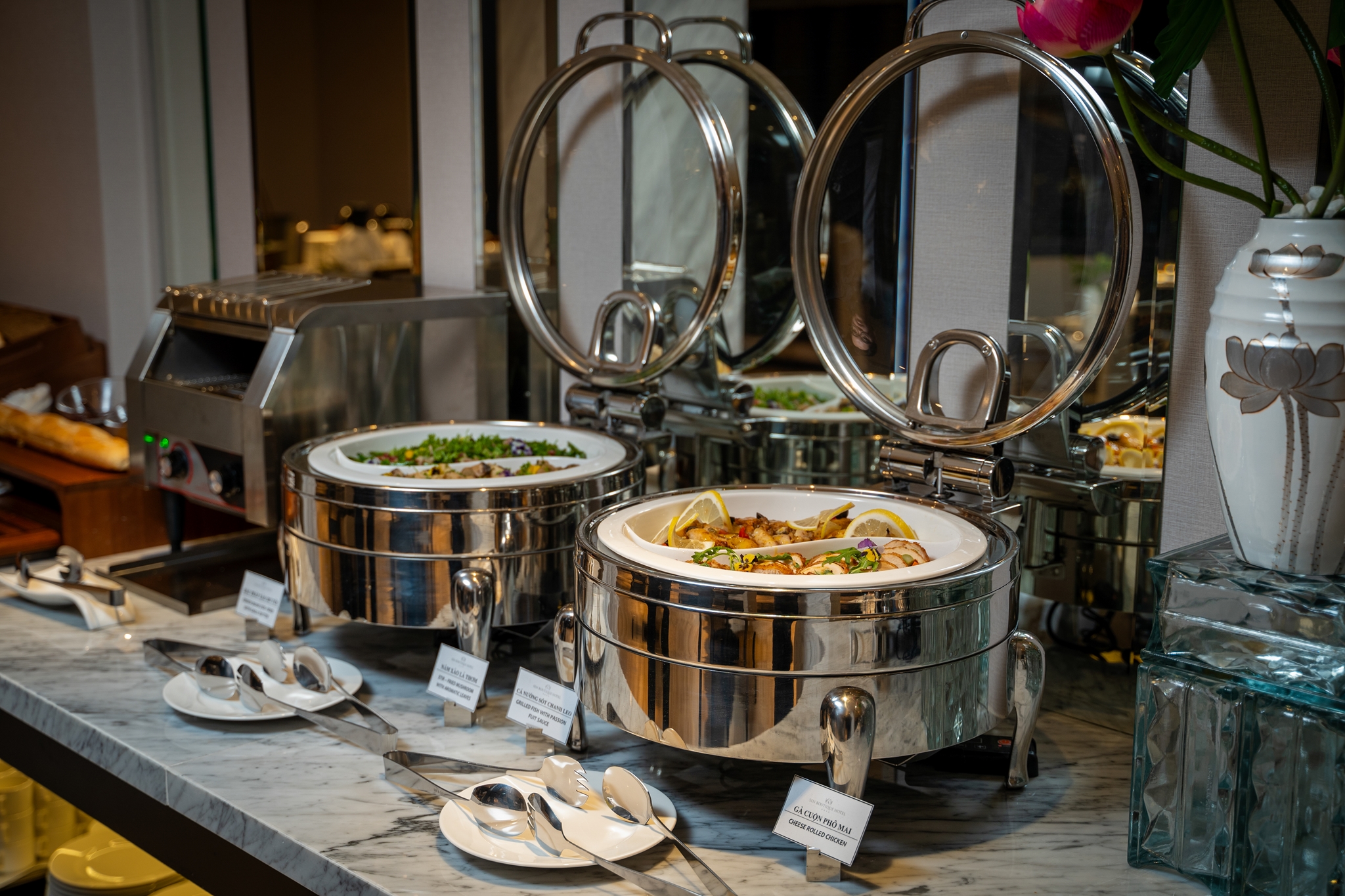 食品（ブッフェ式）