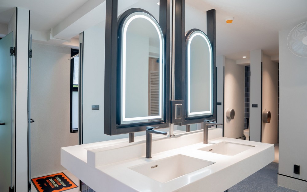 【男女混合】4人部屋のベッド （女性のバスルーム）