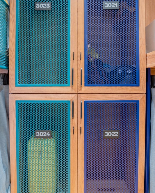 【女性専用】4人部屋のベッド