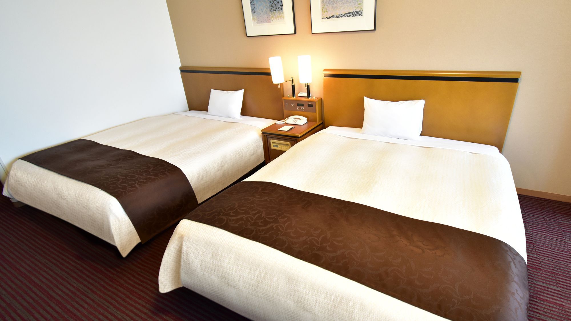 デラックスコーナーツインハイウェイビュー