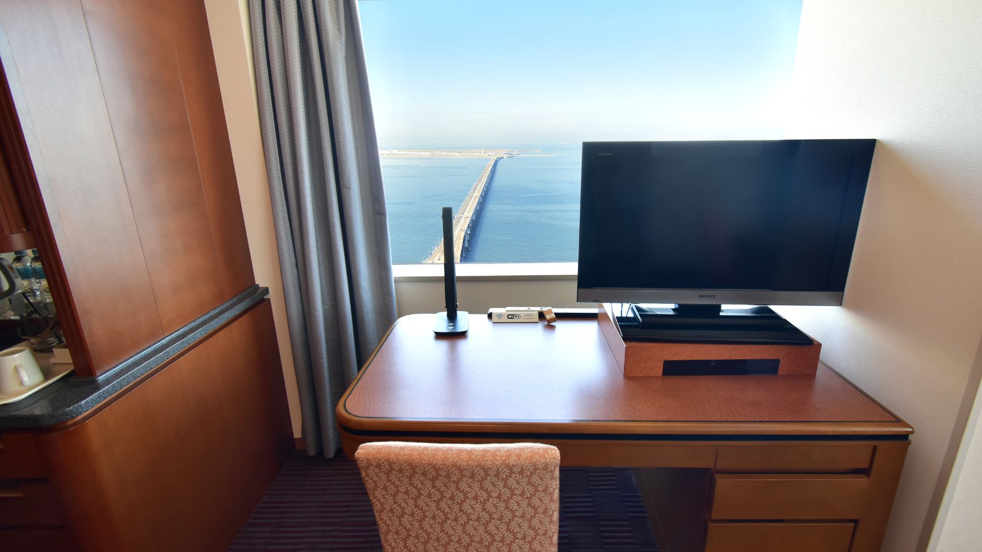 デラックスコーナーツインエアポートビュー