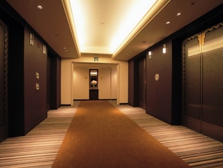 48Fプレミアフロアのエレベーターホール