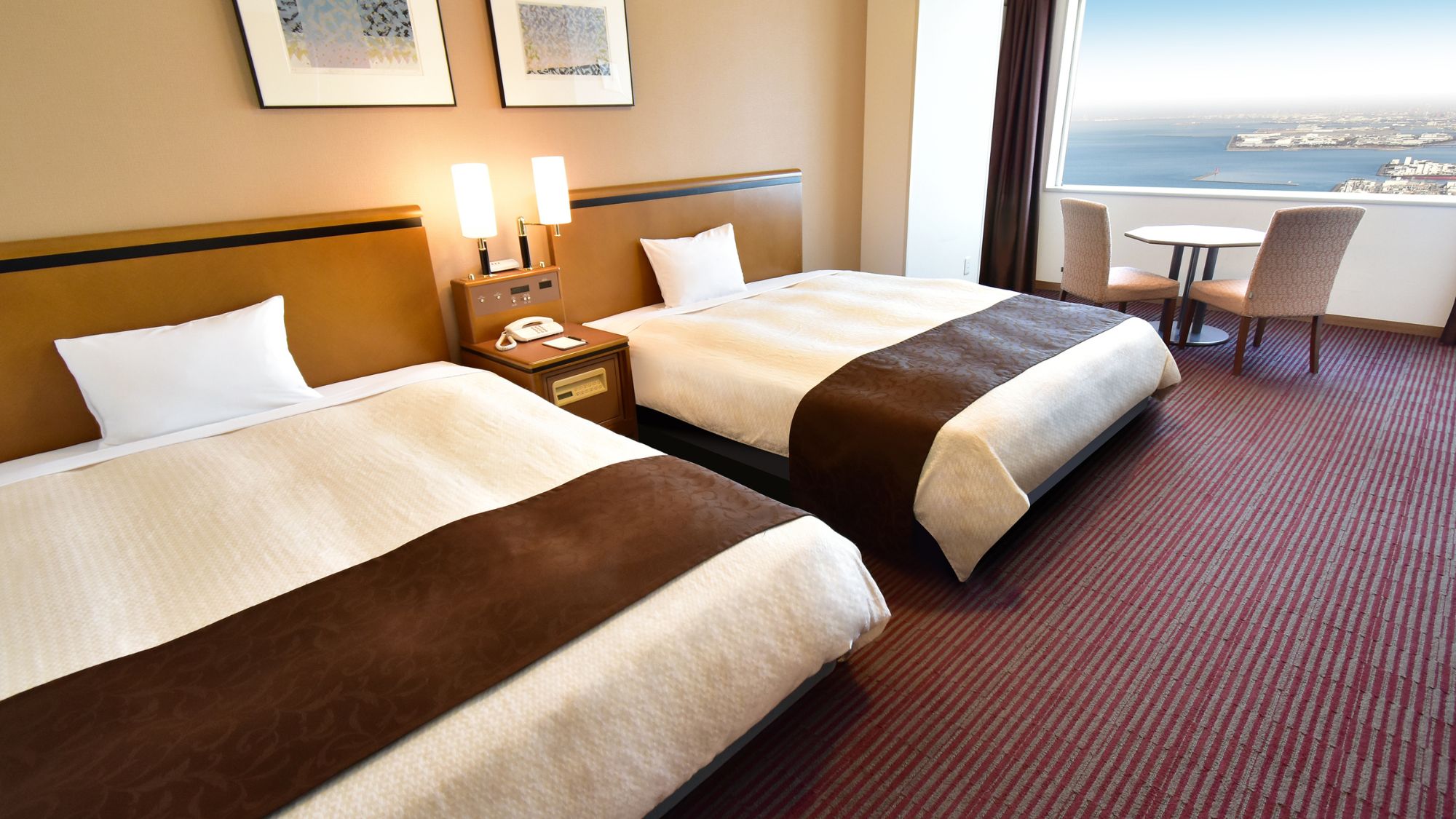 デラックスコーナーツインハイウェイビュー