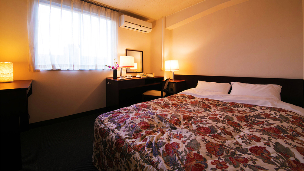 ダブル【喫煙】15平米・Wi-Fi無料／冷蔵庫なし