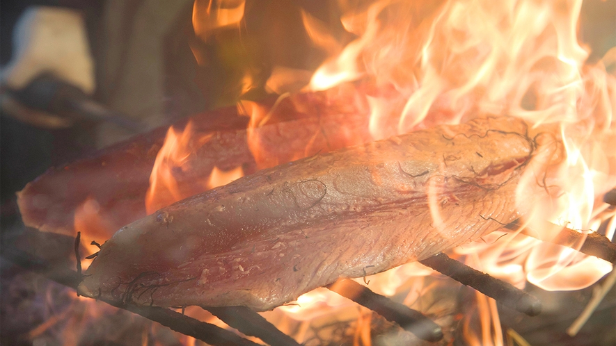 ■藁焼きかつおを間近で♪ ひろめ市場■