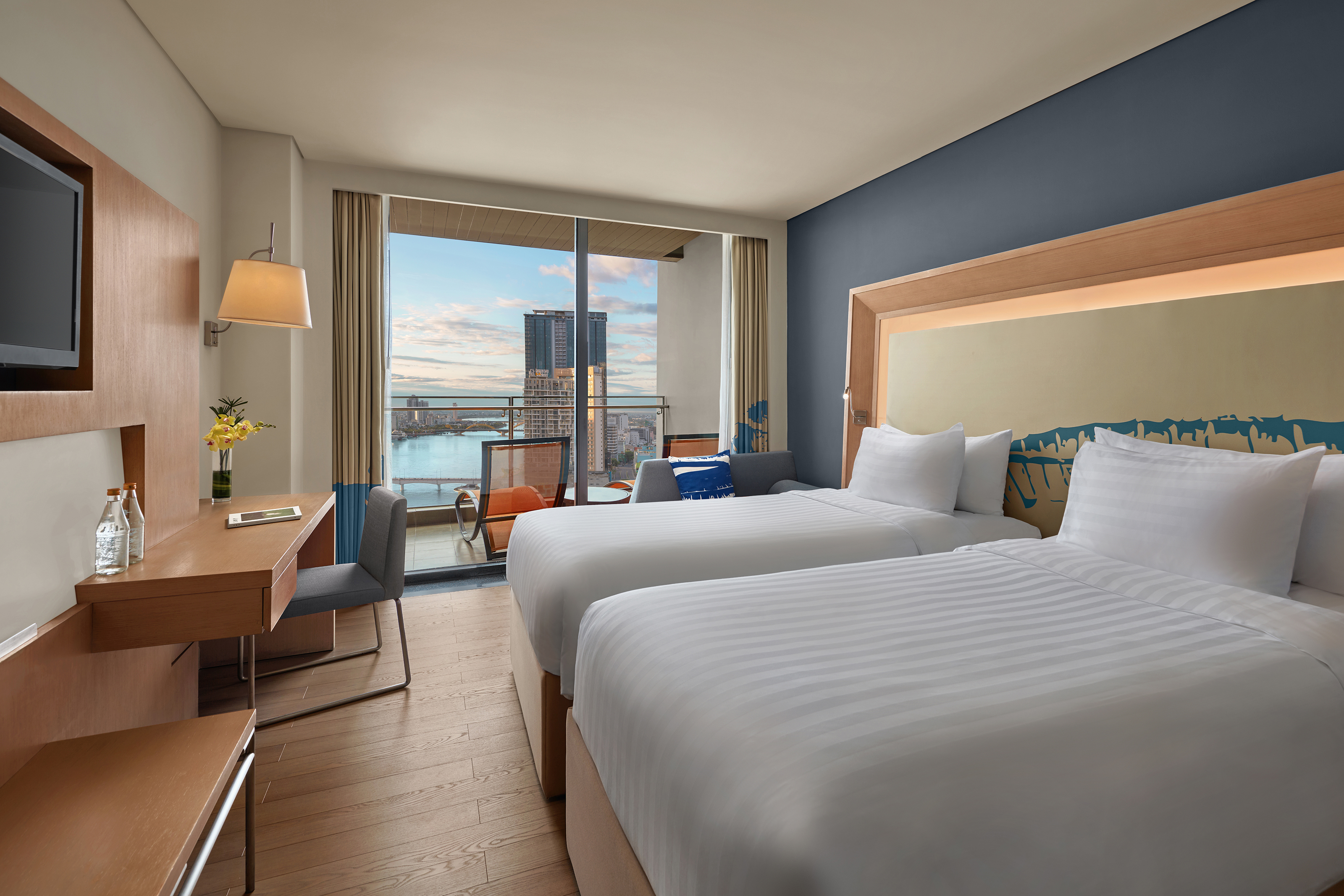 Superior Twin Room, balcony with Han river view