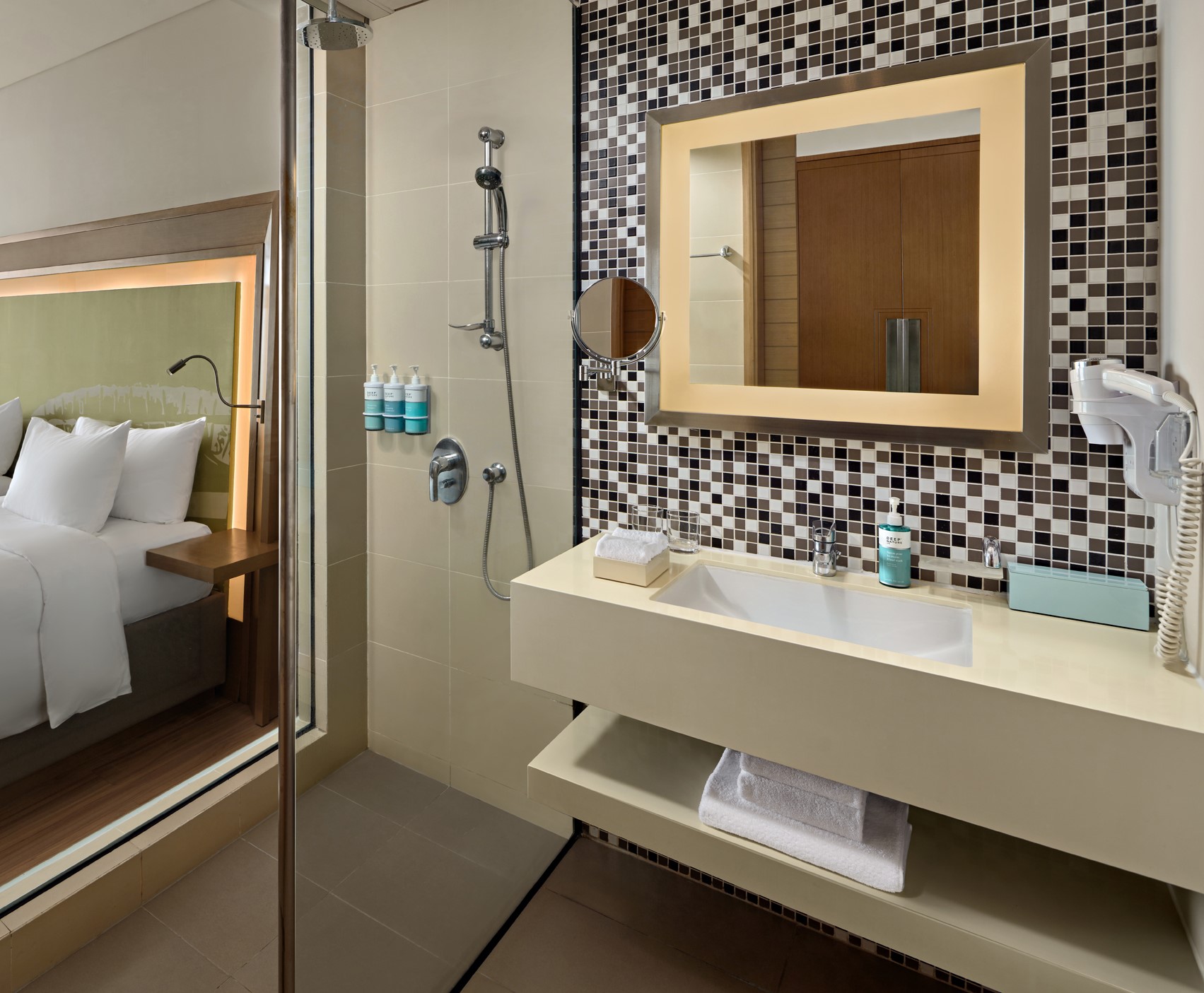 Studio apartment, balcony, Han River views