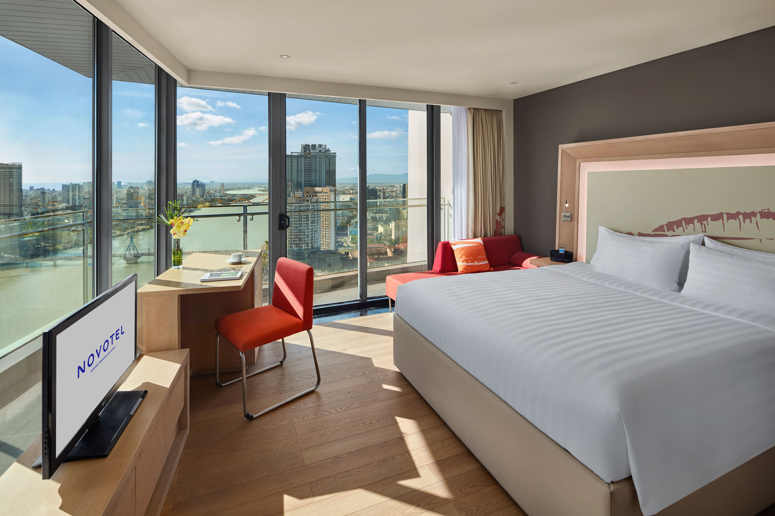 Executive Corner, balcony, panoramic view 