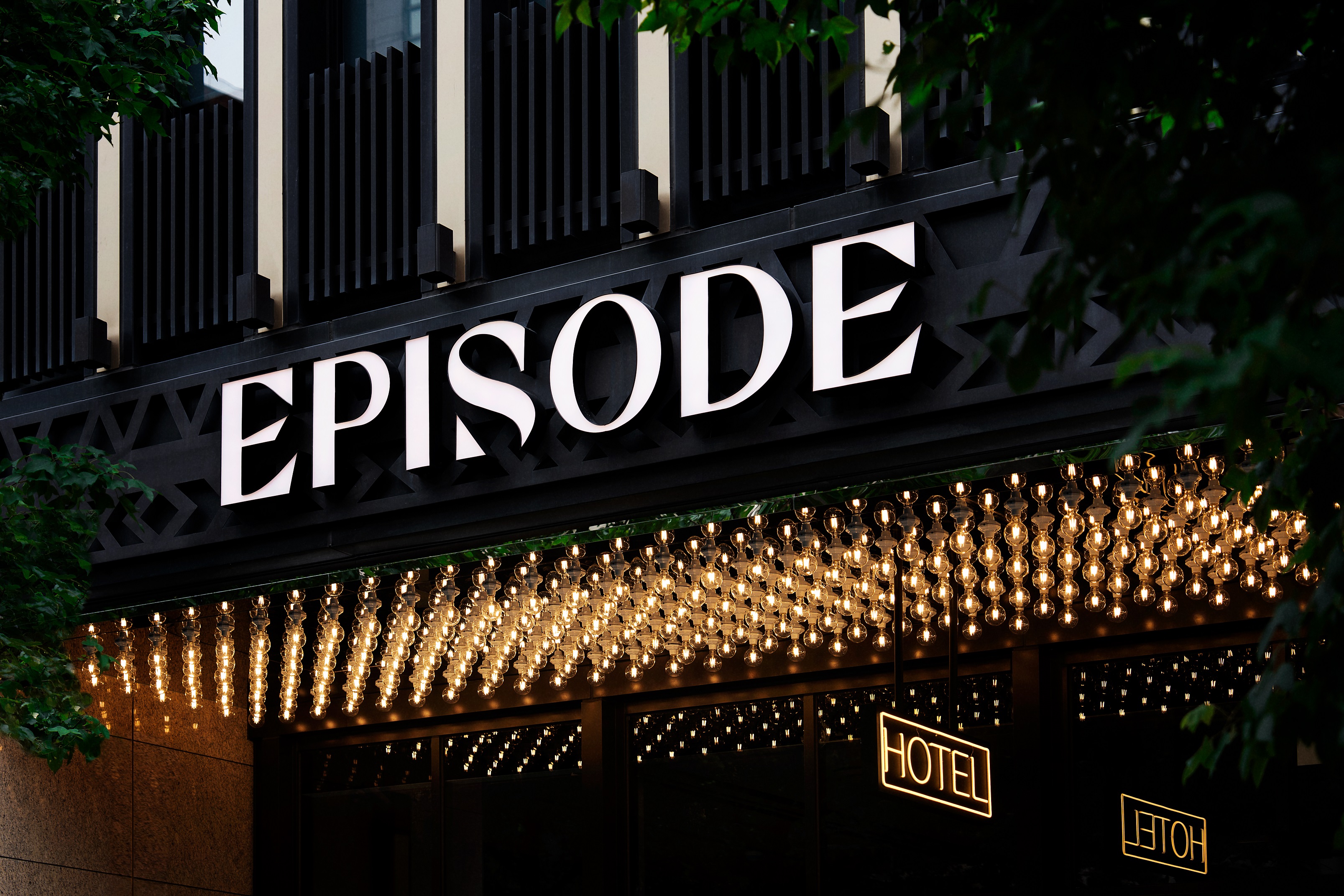 ホテル1階の正面玄関