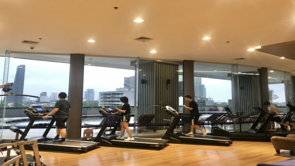 フィットネス