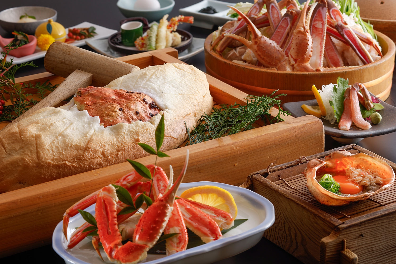 【名物かにかまくらと3L特大カニ鍋】カニ刺し＋甲羅蒸し＋カニ天ぷら＋茹でカニ＋雑炊の幸せ旅★冬物語