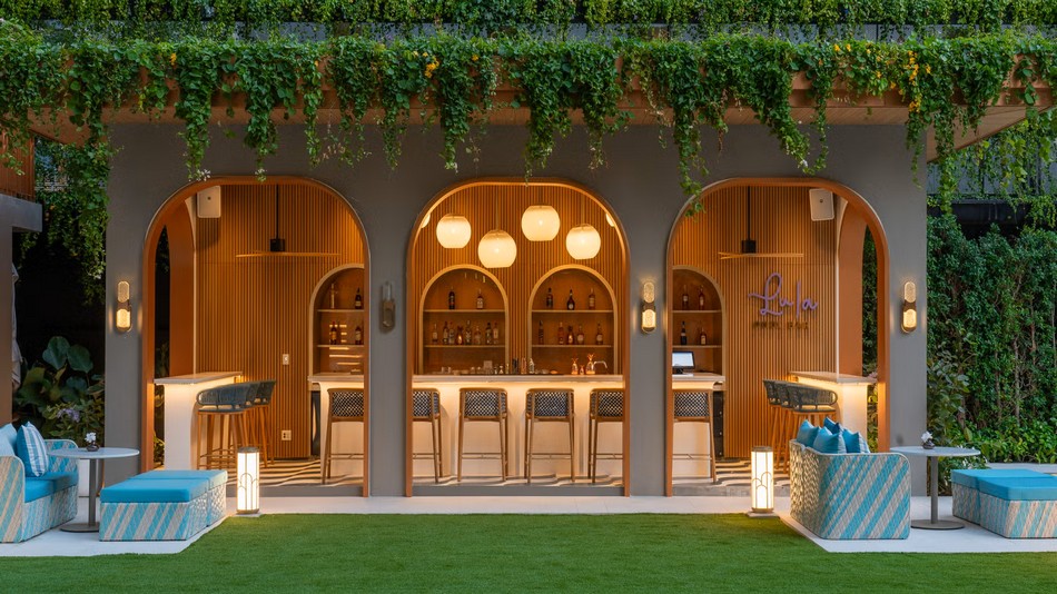 「Lula」プール・バー