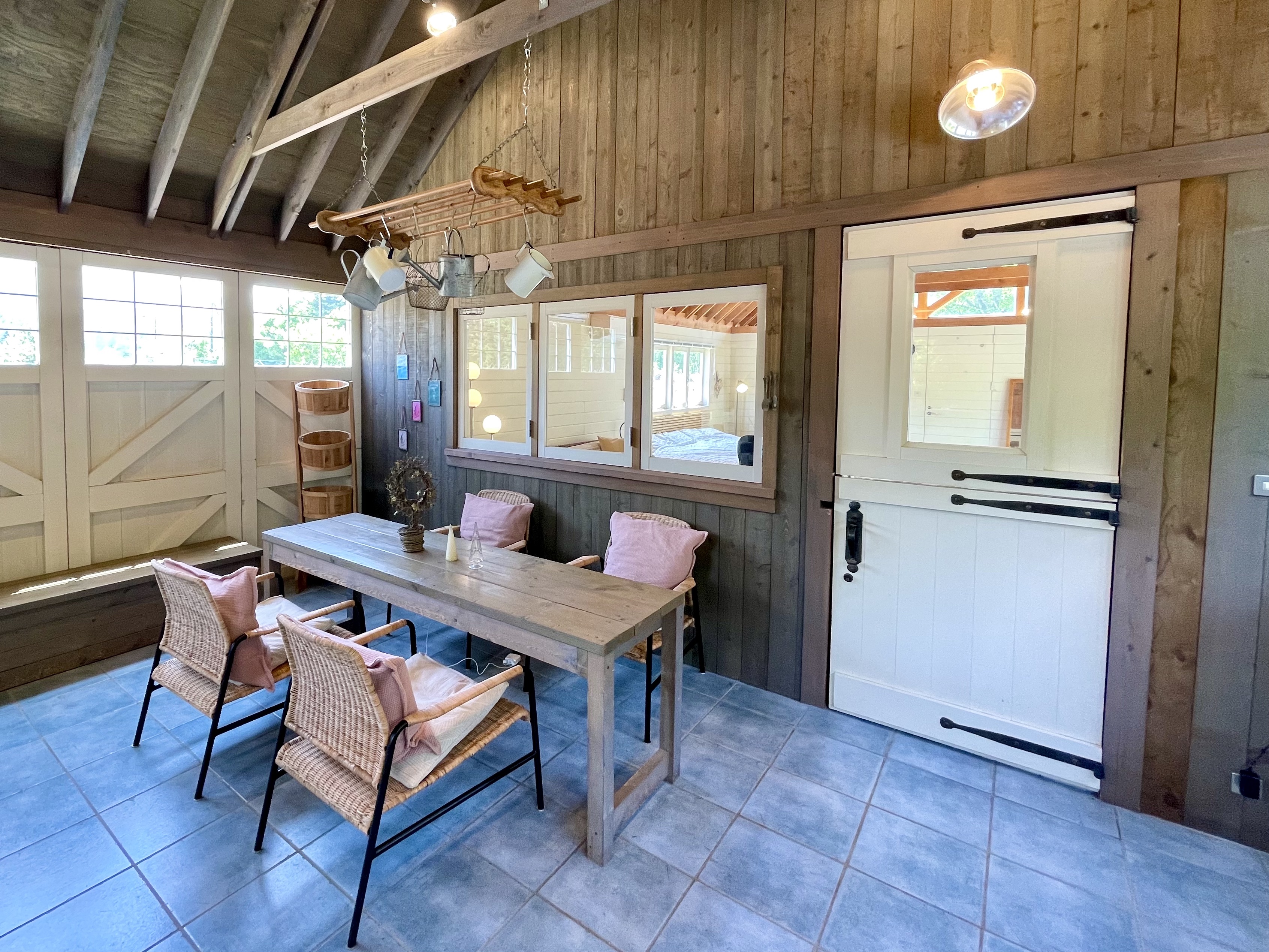 Montana：ダイニング