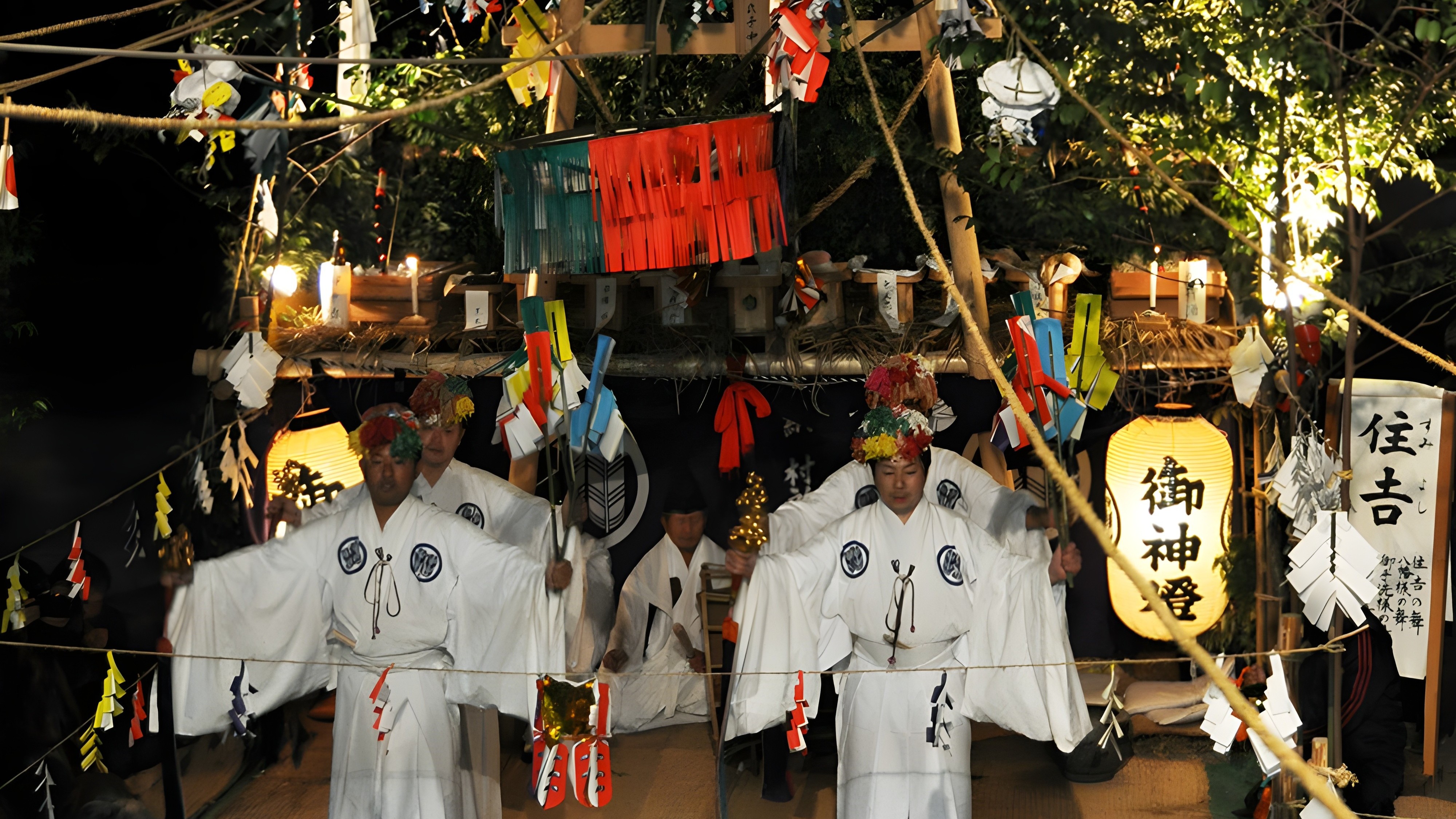 【村所八幡神社】毎年12月中旬に村所公民館にて例大祭が行われます。