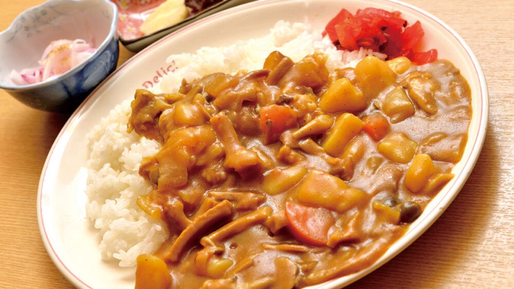 【百菜屋】地元の野菜をふんだんに使用した山菜カレー