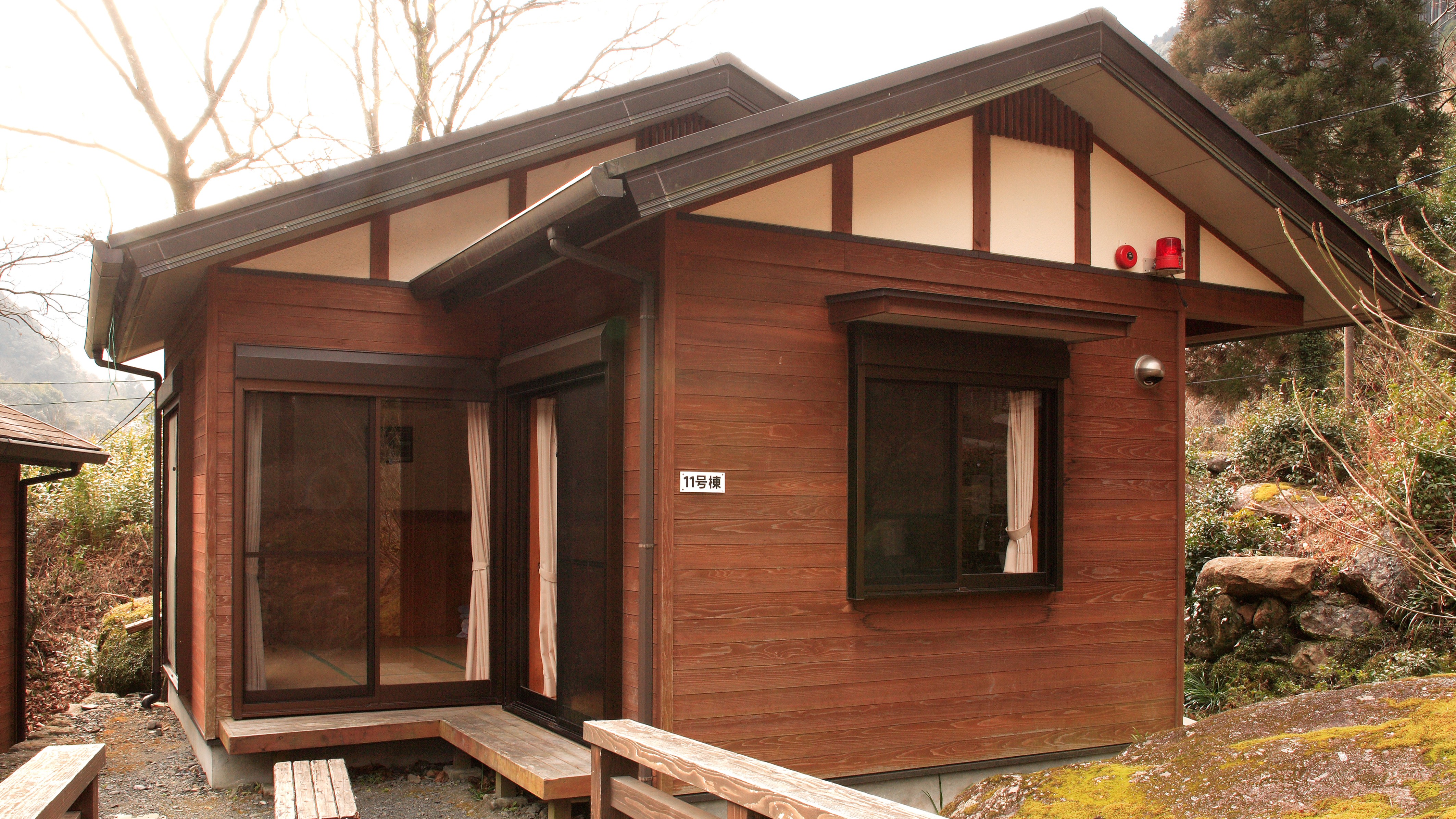 【平屋コテージC】◆和室8畳＋キッチン◆屋根付BBQスペース付