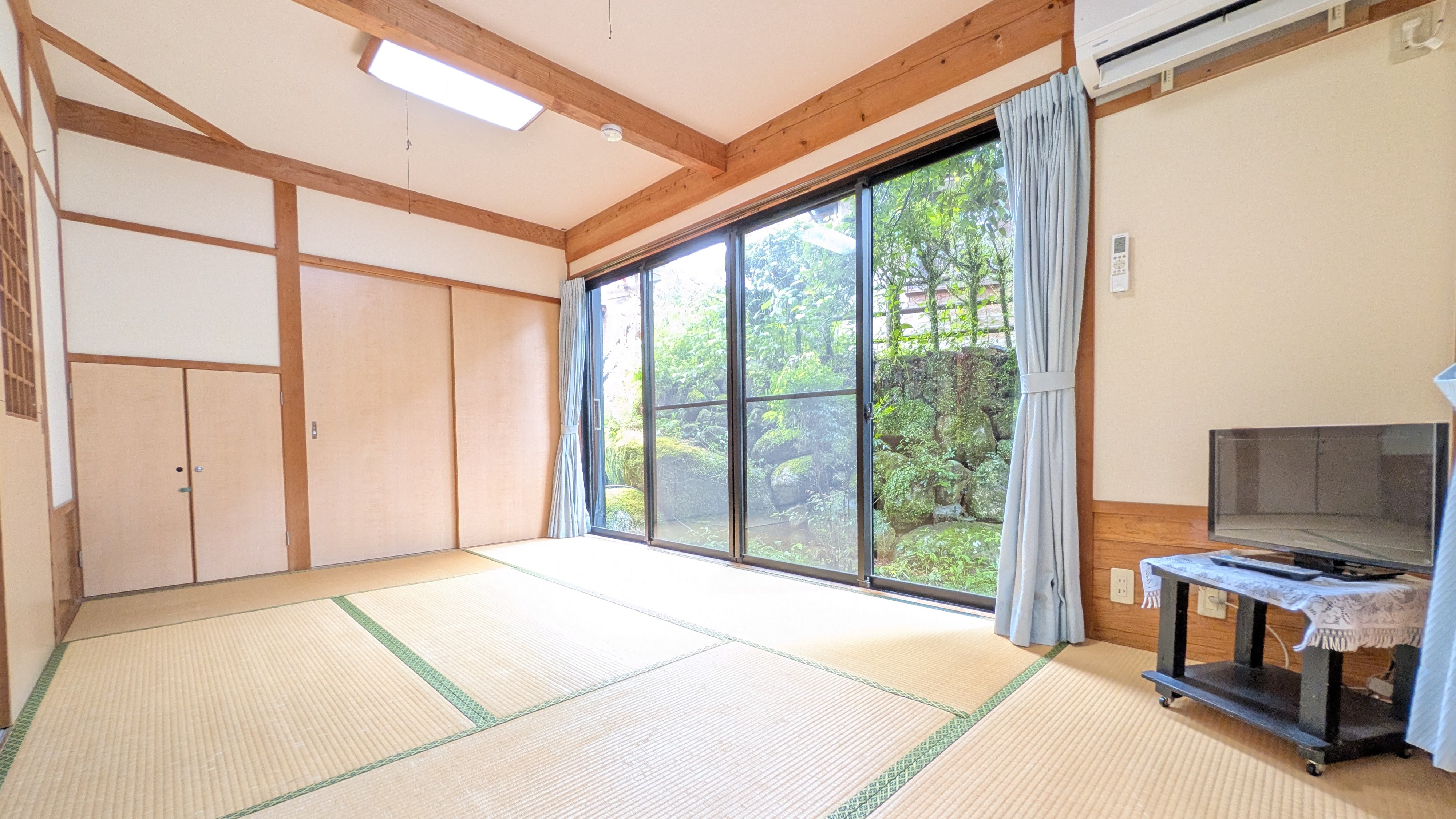 【ロフト付コテージA】1階　和室7.5畳