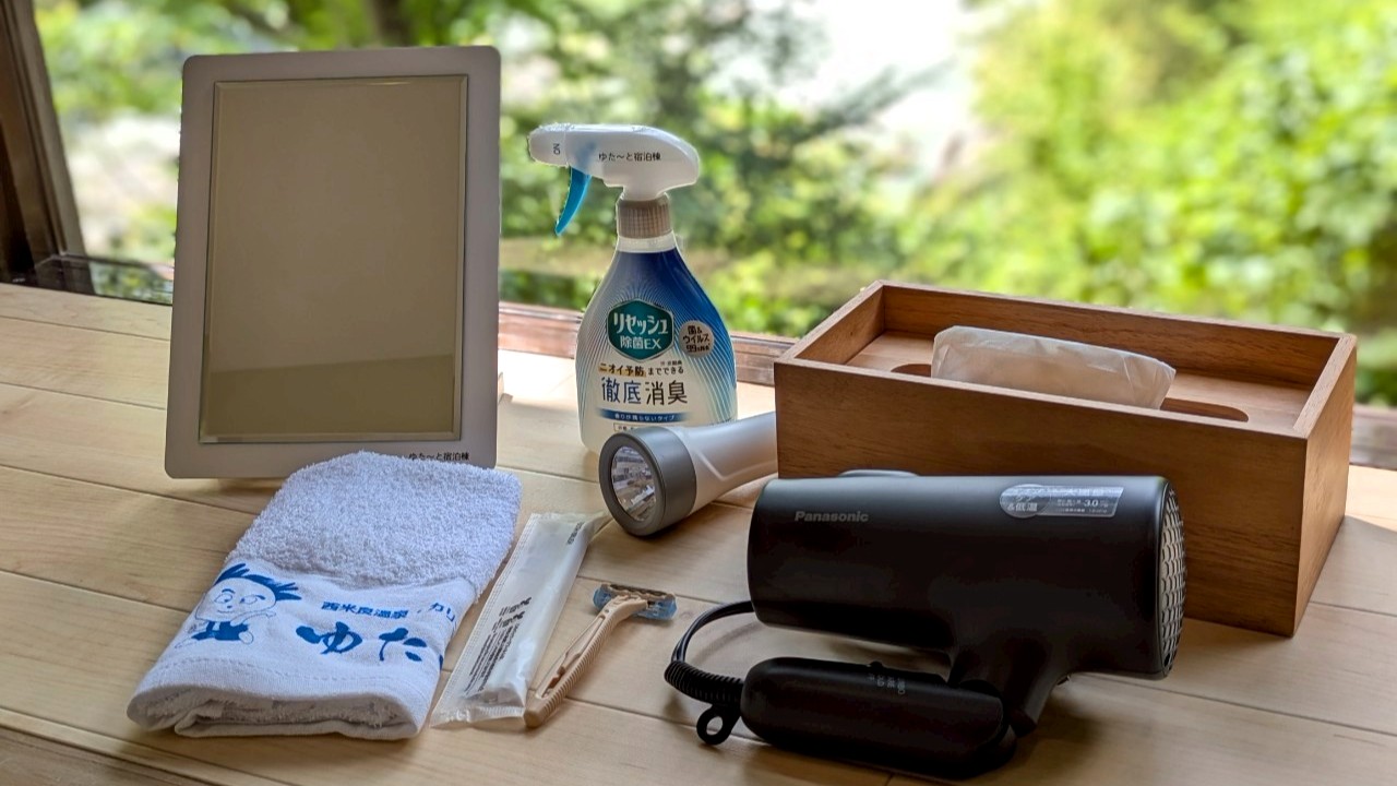 【宿泊棟＊客室】アメニティ・備品：画像以外の物は、ご自身で使い慣れたものをお持ちくださいませ。