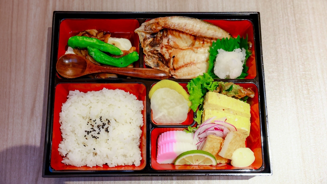 【弁当朝食】お部屋に届く、出来立ての平戸の朝食弁当。目覚めのまま味わう贅沢な朝