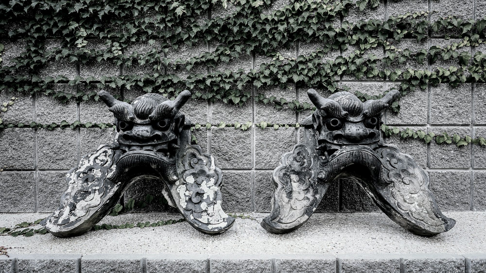 鬼瓦 ー The 曜 Terraceにある歴史を紡ぐ鬼瓦