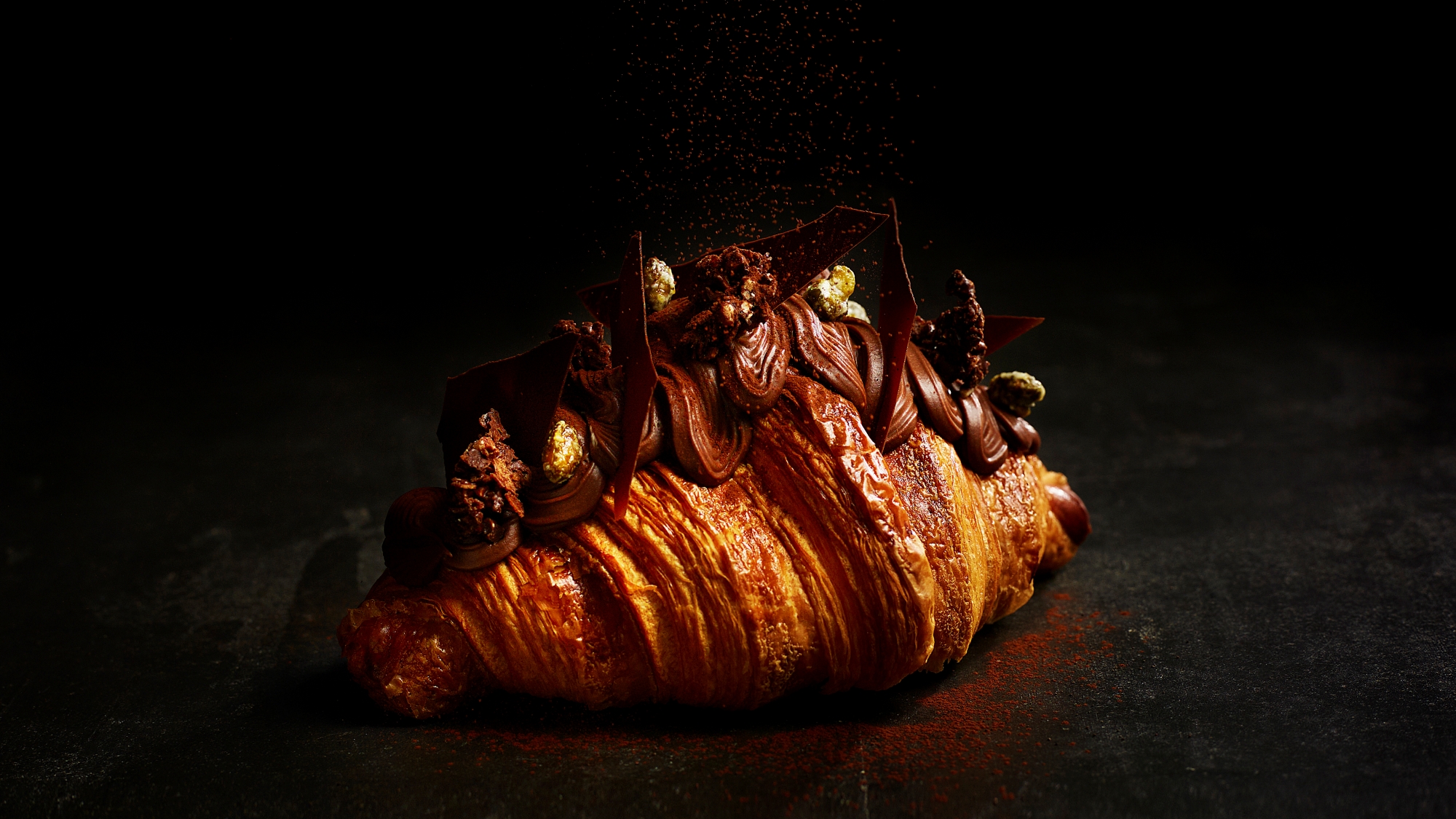 【ル・クレス／クロワッサンショコラ】チョコレートの甘みとサクサク感が絶妙にマッチした一品。※イメージ