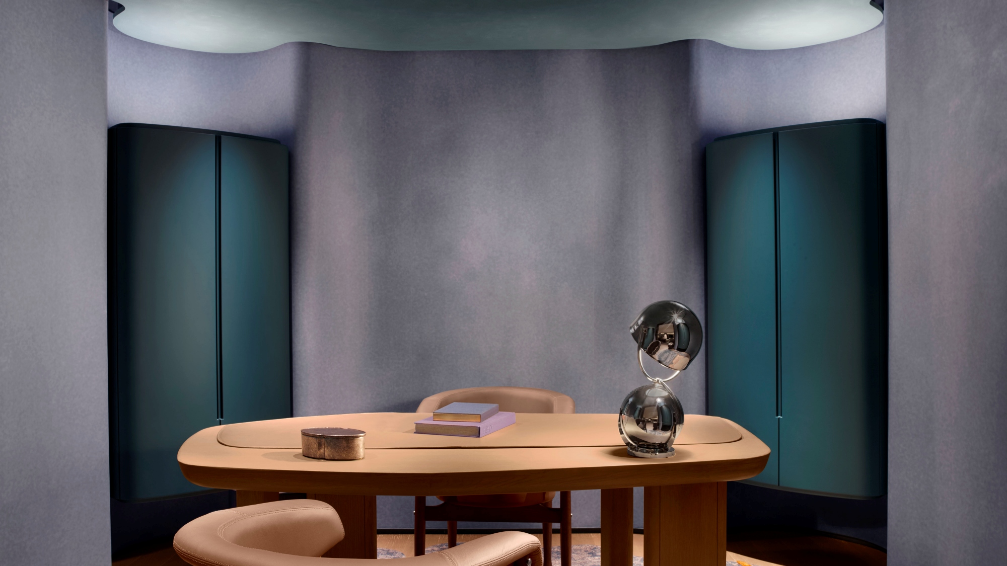 【プレジデンシャルスイート／書斎】旅先でも創造性を刺激する、もうひとつの居場所。