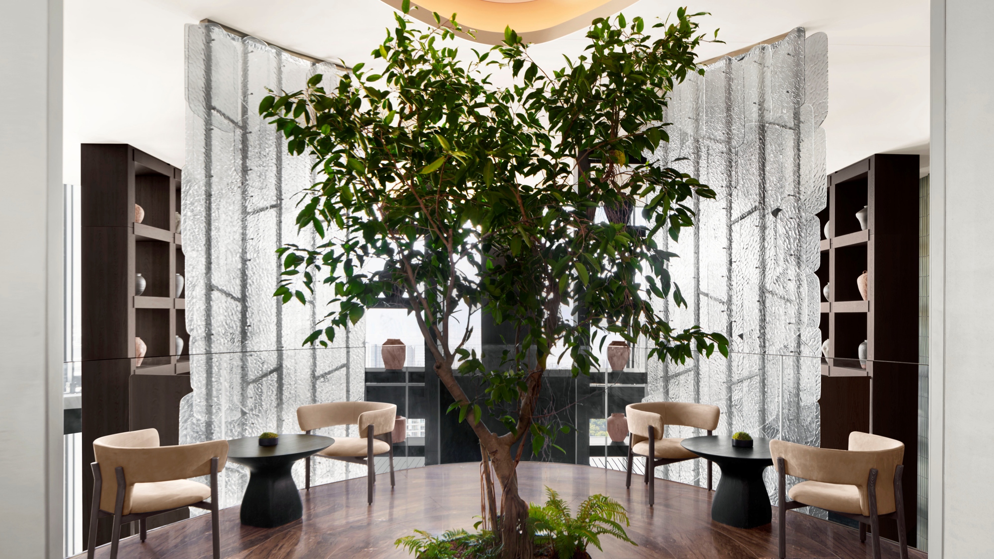 【2階エントランス】新駅・高輪ゲートウェイ駅直結で抜群のアクセスを誇ります。