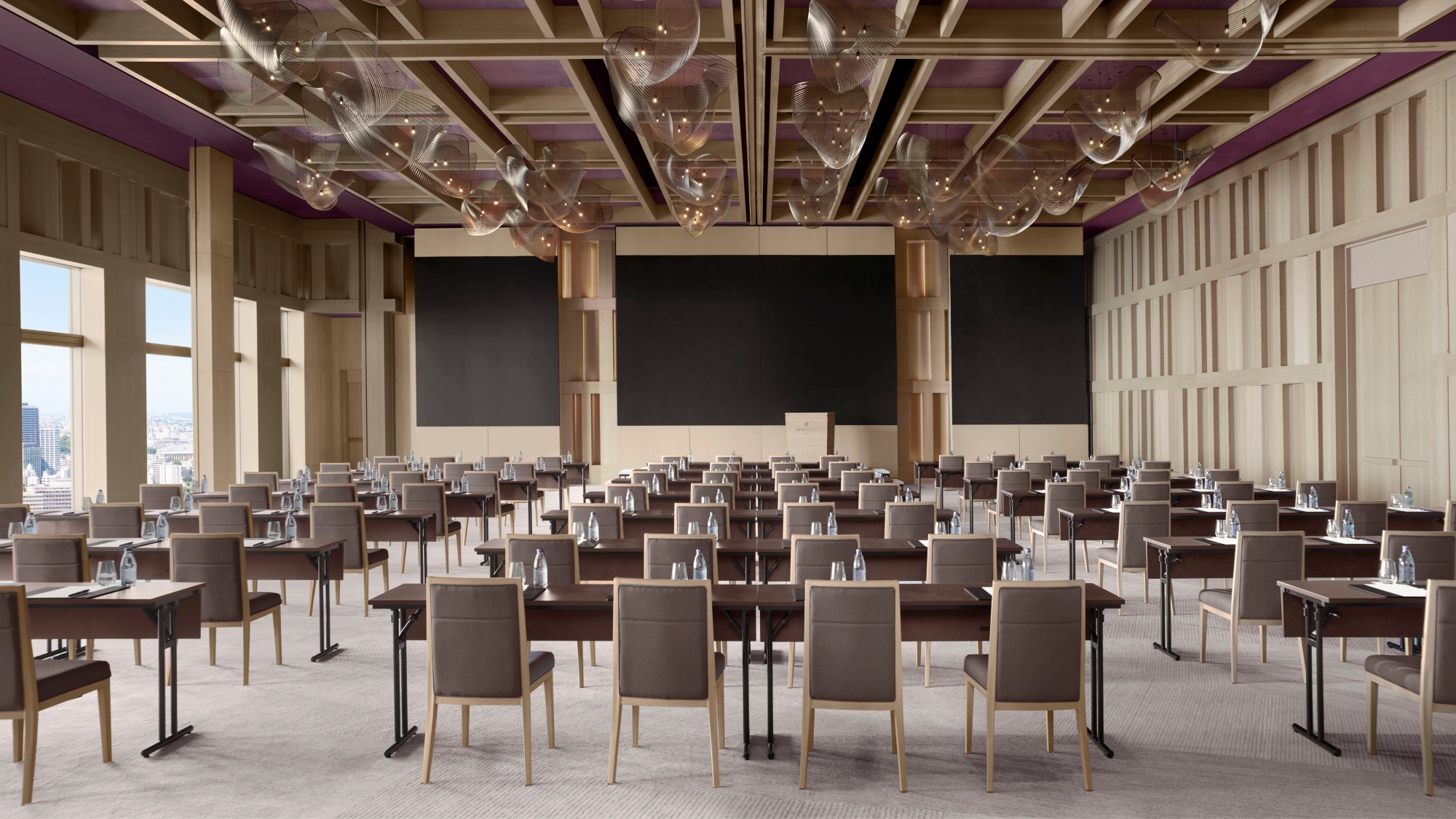 【JW Ballroom】会議やカンファレンス、プレスイベント等の多彩なシーンでご活用いただけます。