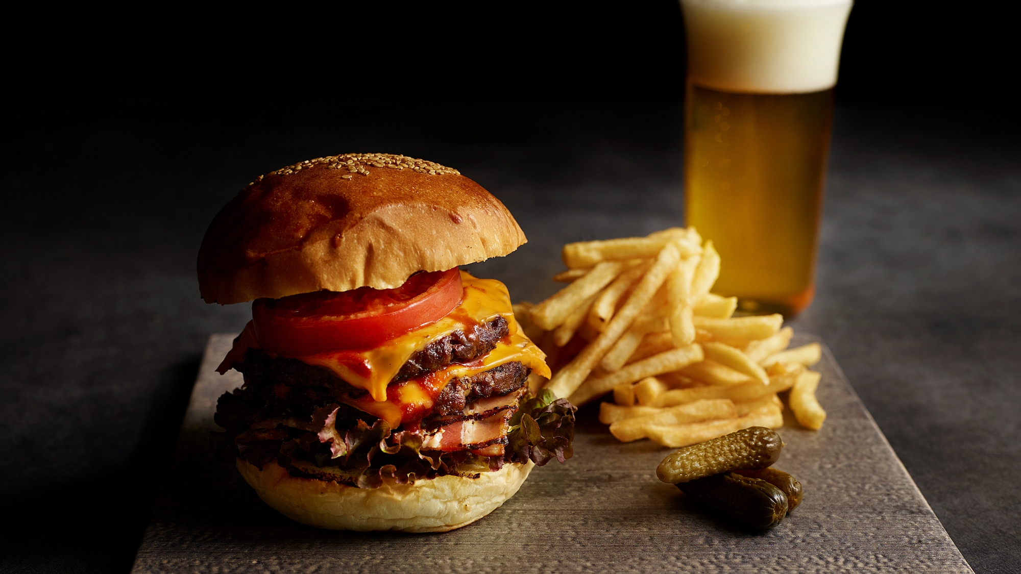 【JW Lounge／ライトミール】軽食やドリンクもあり、ご友人との語らいの場にも最適。※イメージ