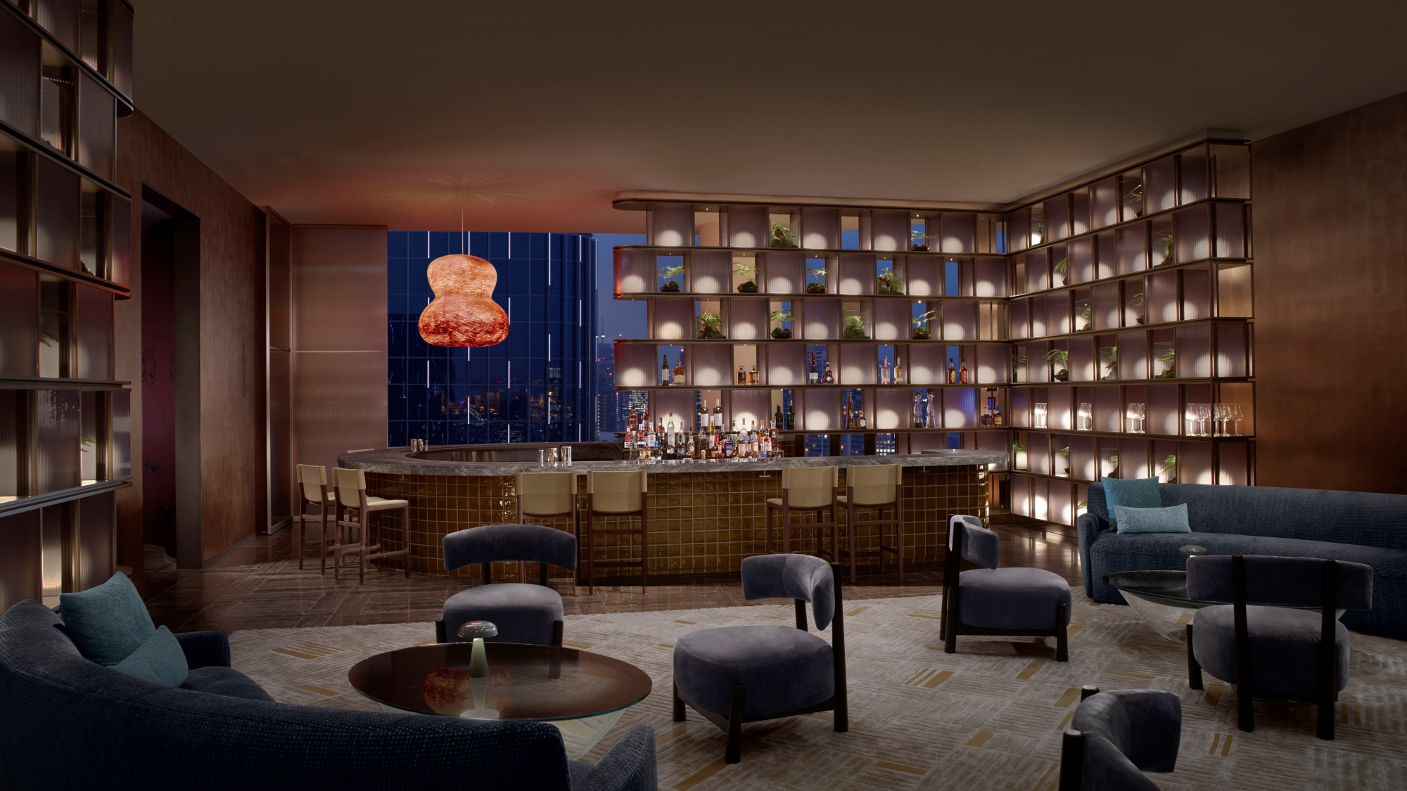 【JW BAR】バーテンダーとの会話と洗練された至極の一杯が時を緩やかに満たします。