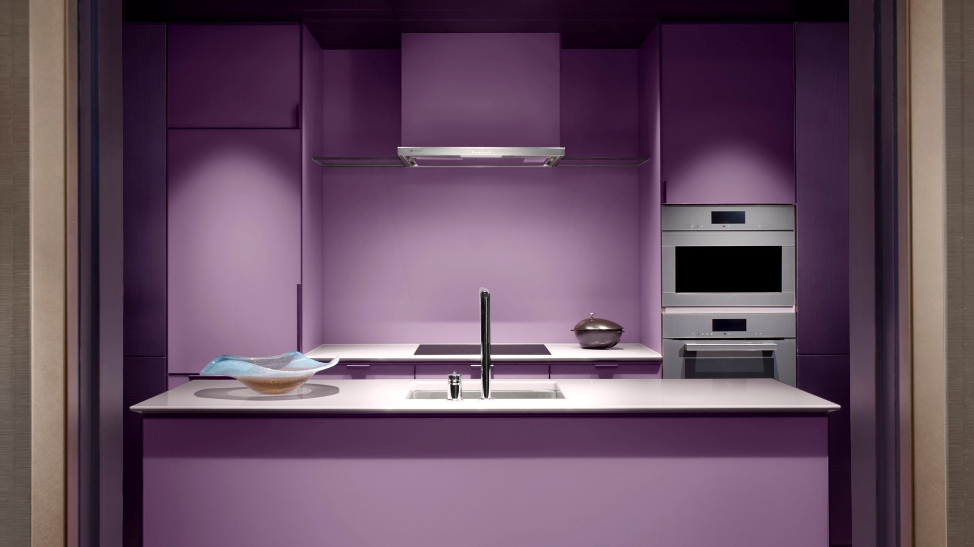 【プレジデンシャルスイート／キッチン】実用性と美しさを兼ね備えたキッチンが、快適な滞在をサポート。