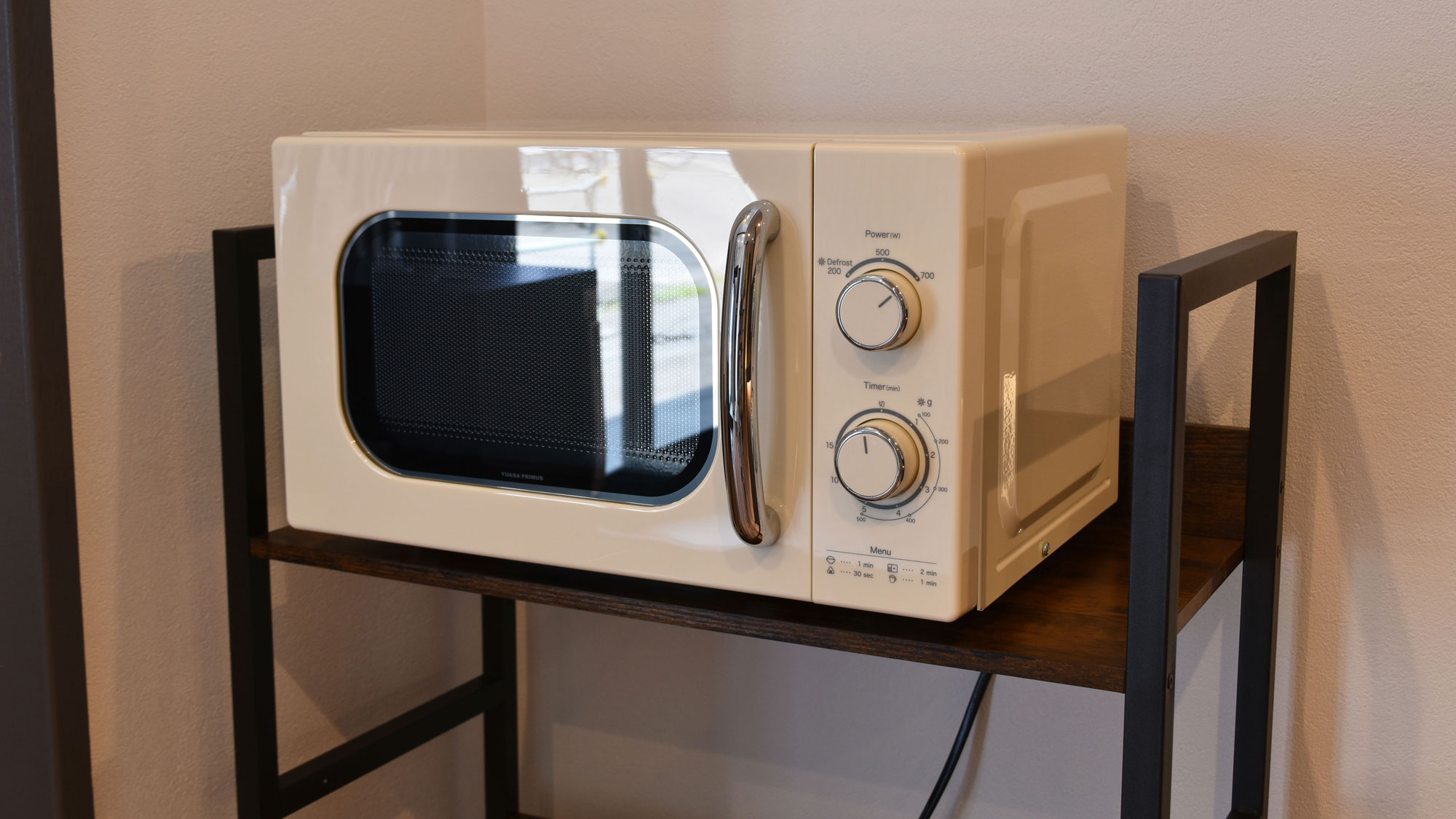 【館内施設】共用電子レンジ・ご自由にお使いください