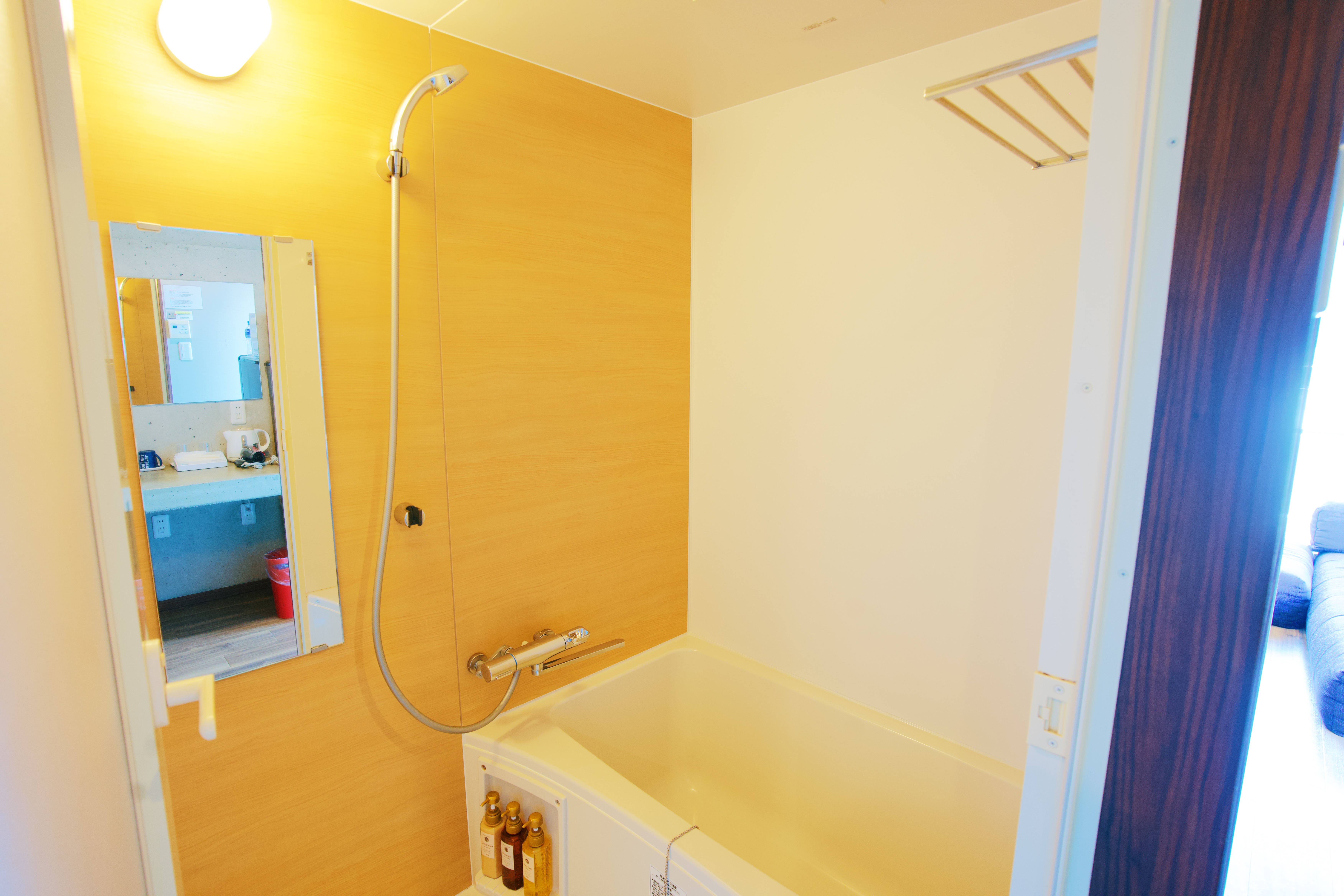 バスタブとシャワー